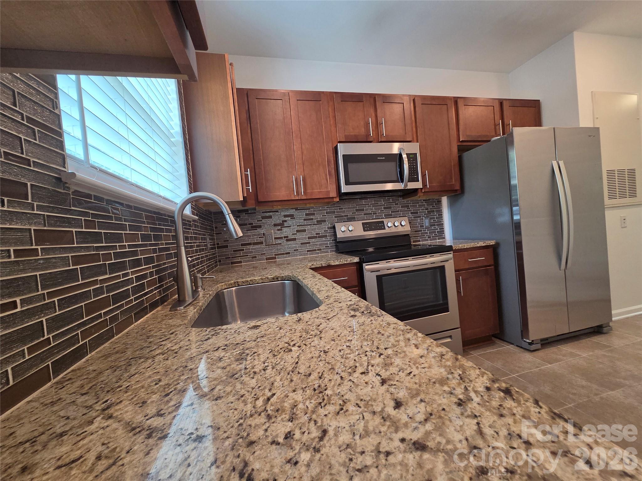 21510 Aftonshire Drive Property Photo 4