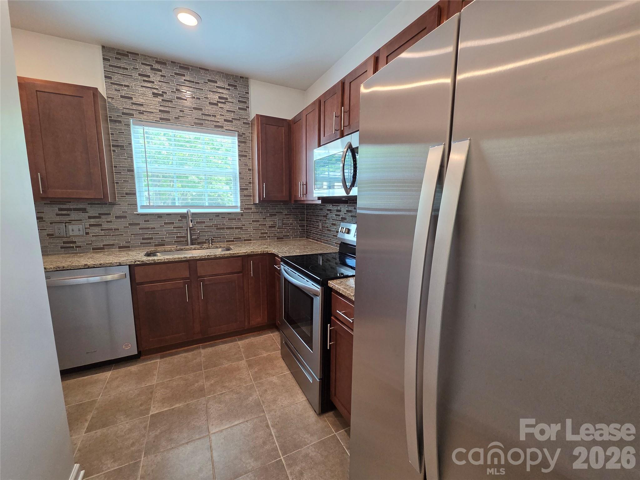 21510 Aftonshire Drive Property Photo 5