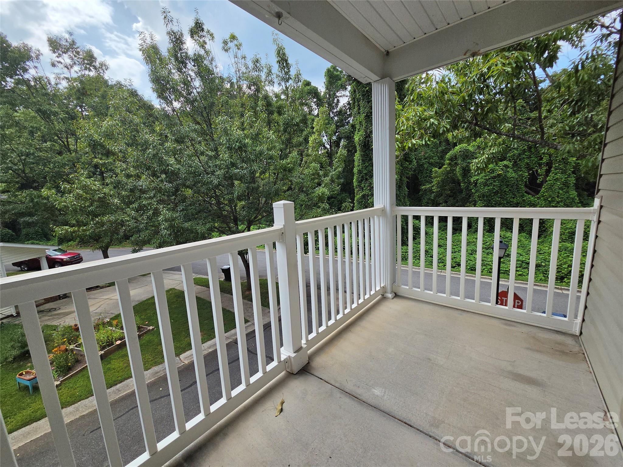 21510 Aftonshire Drive Property Photo 11