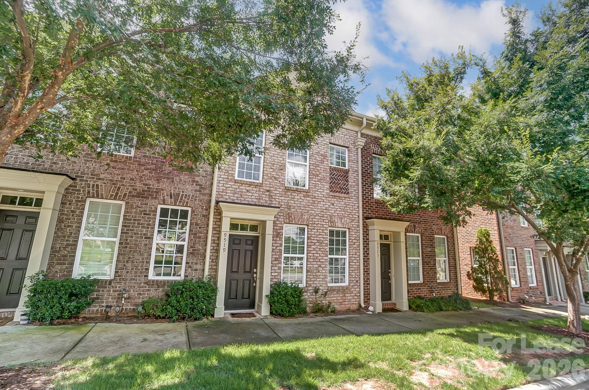 9519 Longstone Lane Property Photo 4