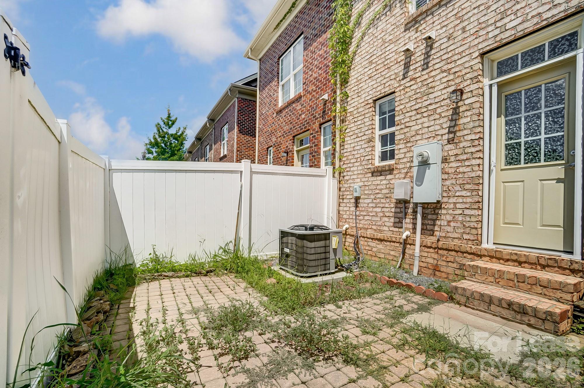 9519 Longstone Lane Property Photo 35
