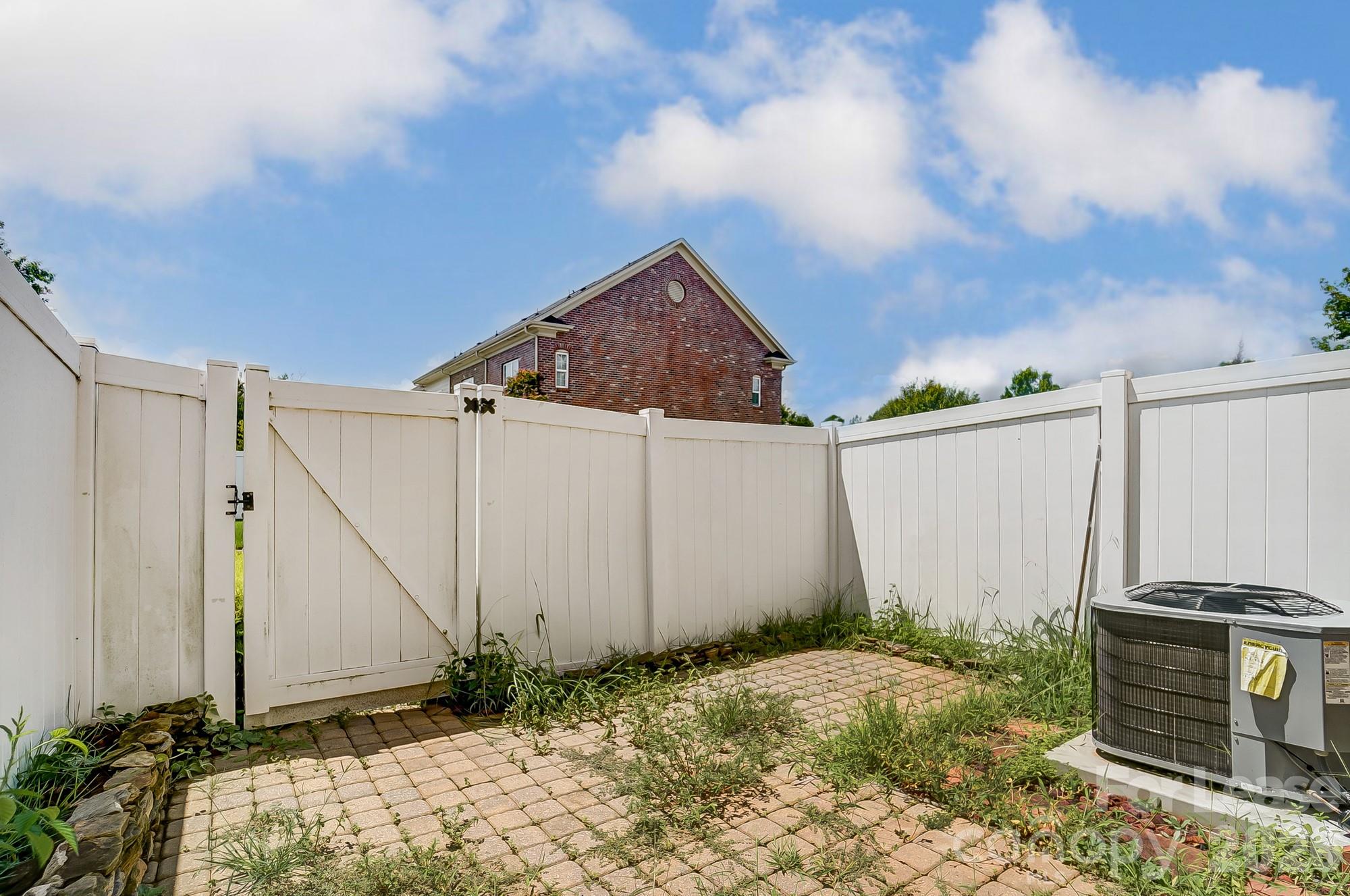 9519 Longstone Lane Property Photo 36