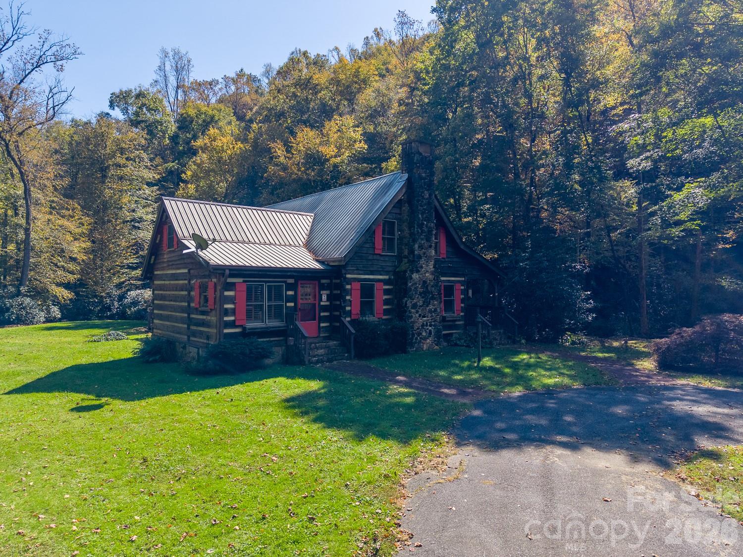 7810 Little Snowbird Road Property Photo 4