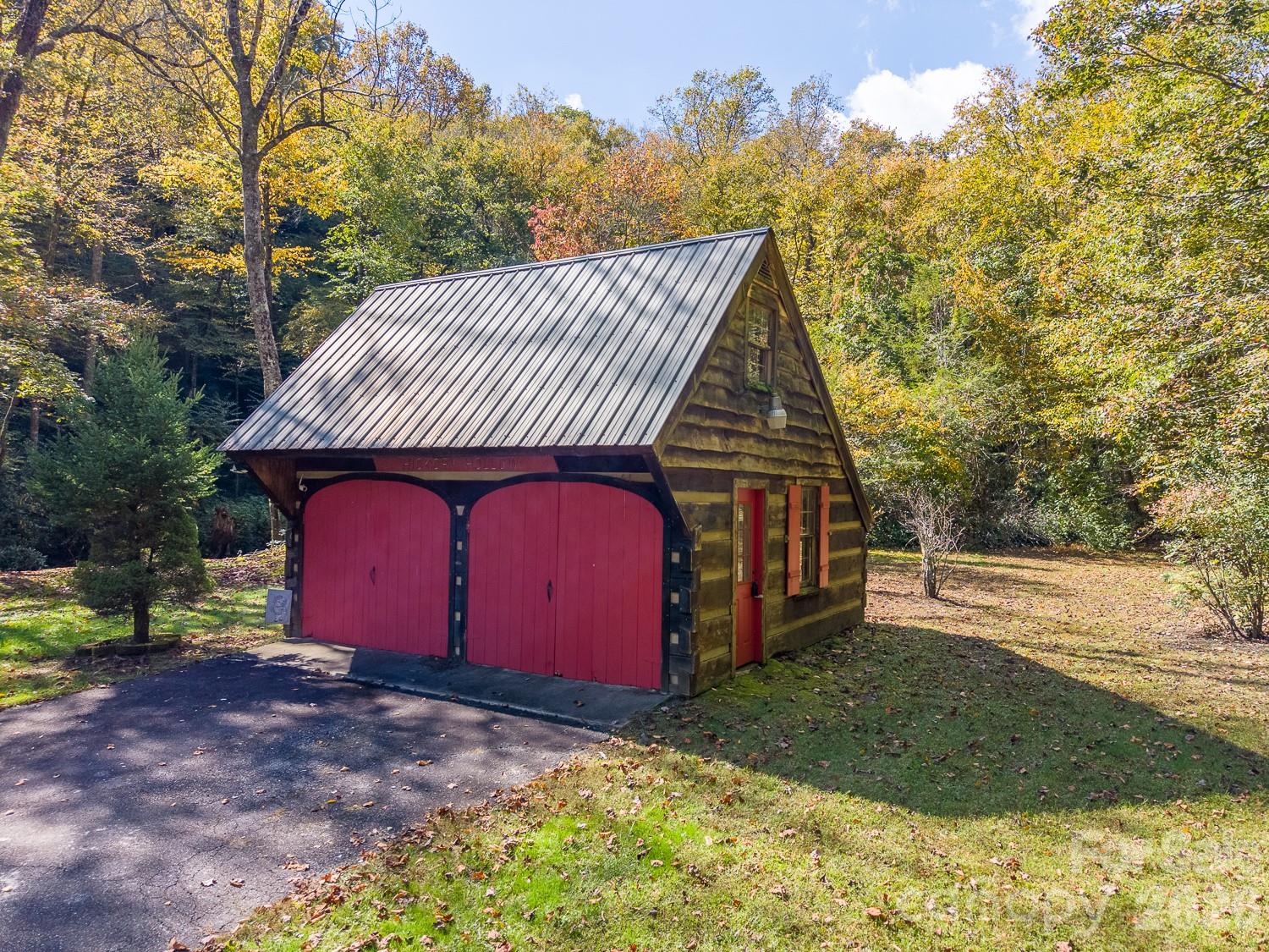 7810 Little Snowbird Road Property Photo 5