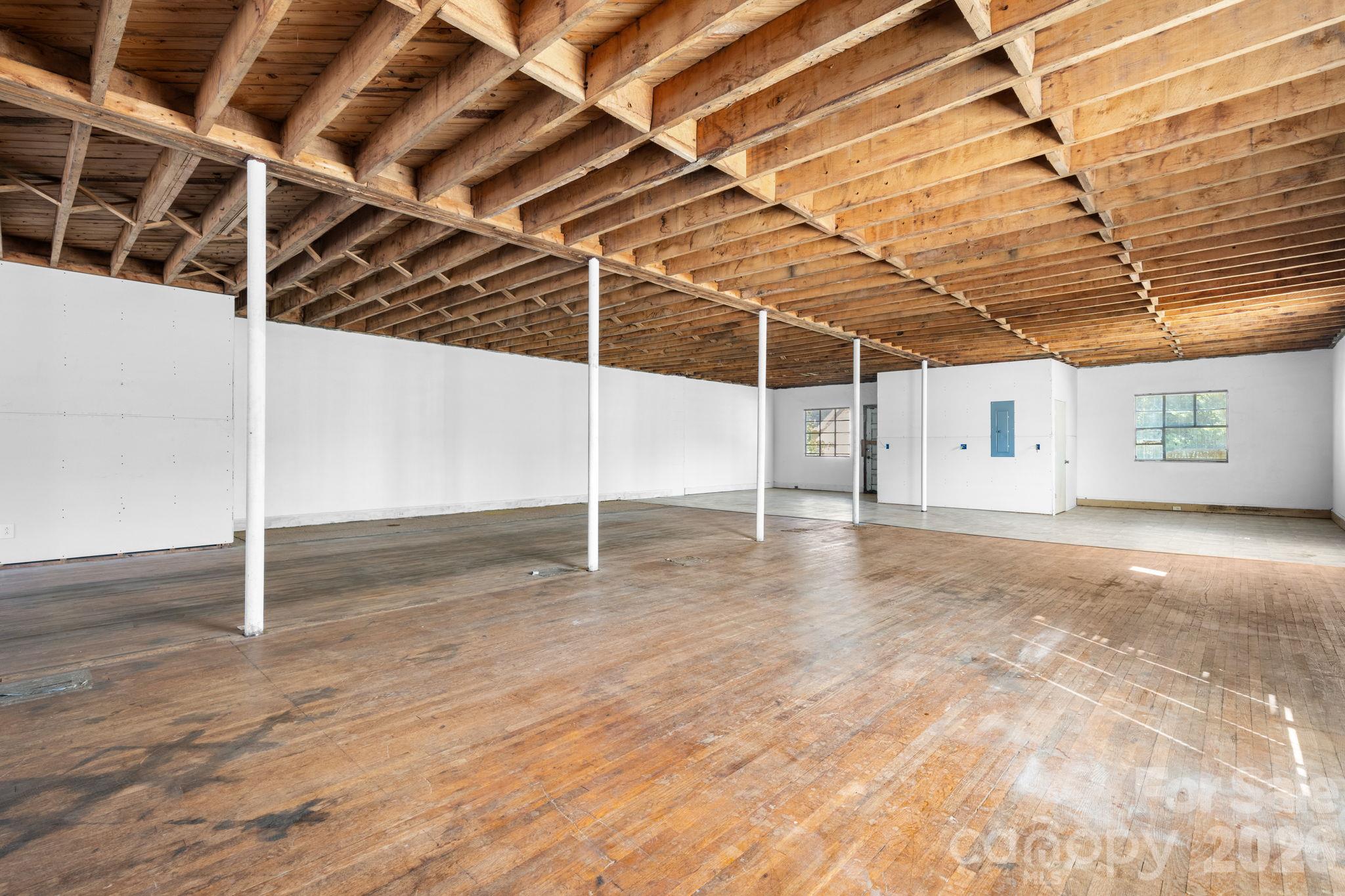 113 E Main Street Property Photo 5