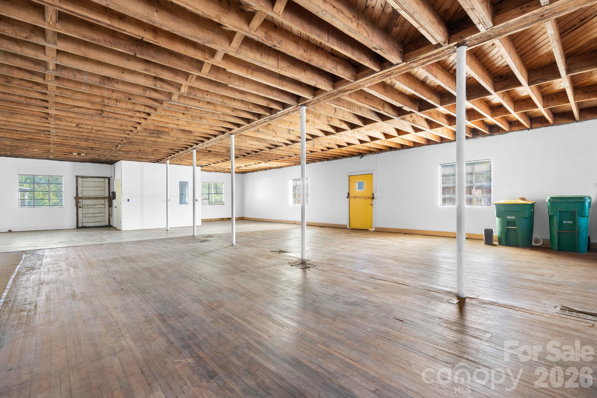 113 E Main Street Property Photo 6