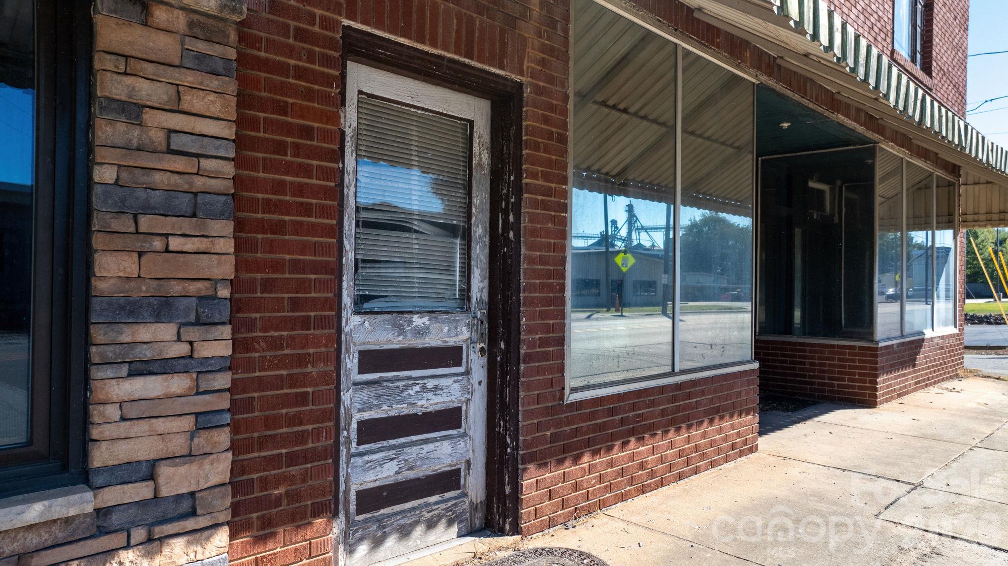 113 E Main Street Property Photo 17