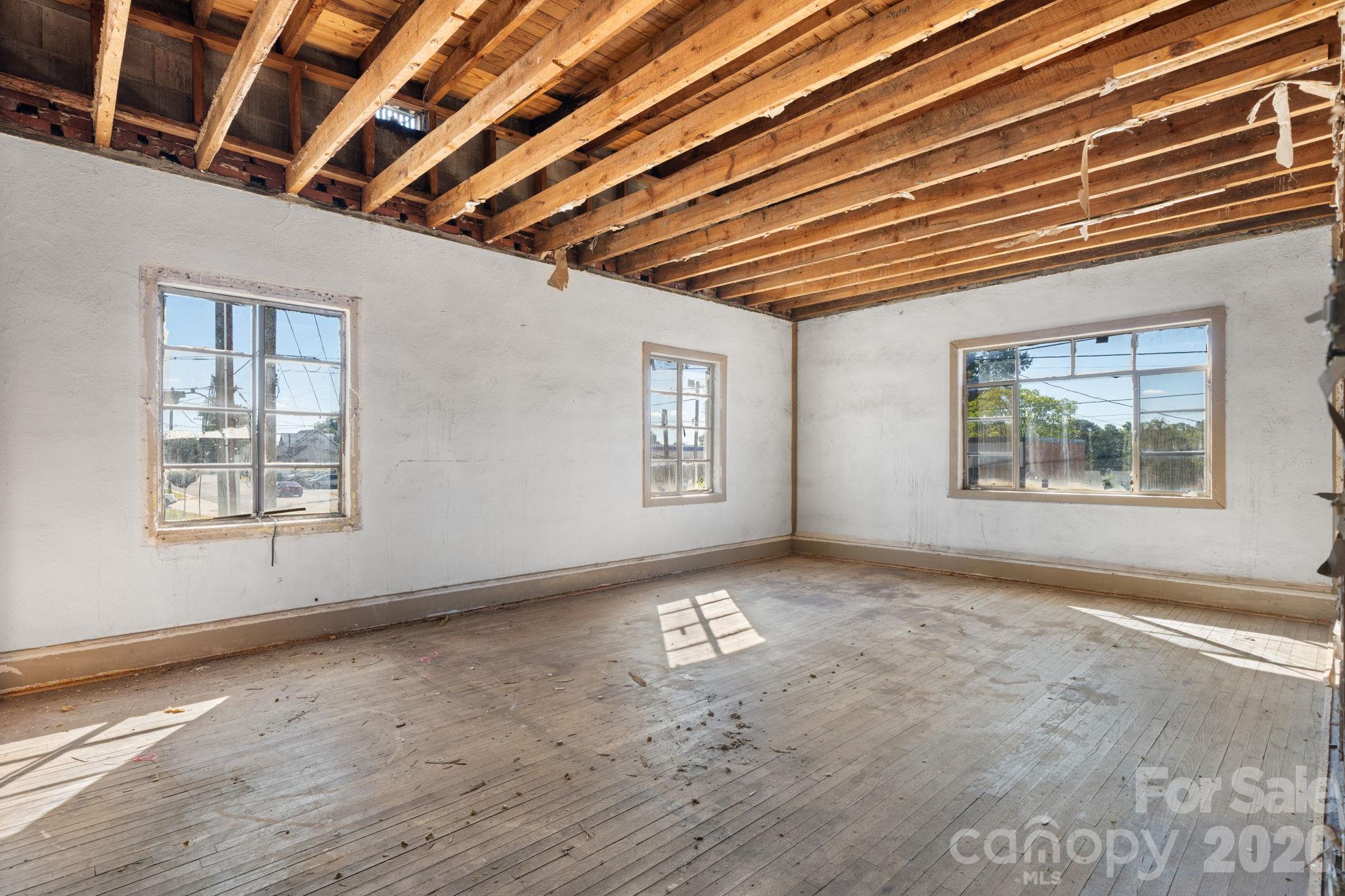 113 E Main Street Property Photo 19