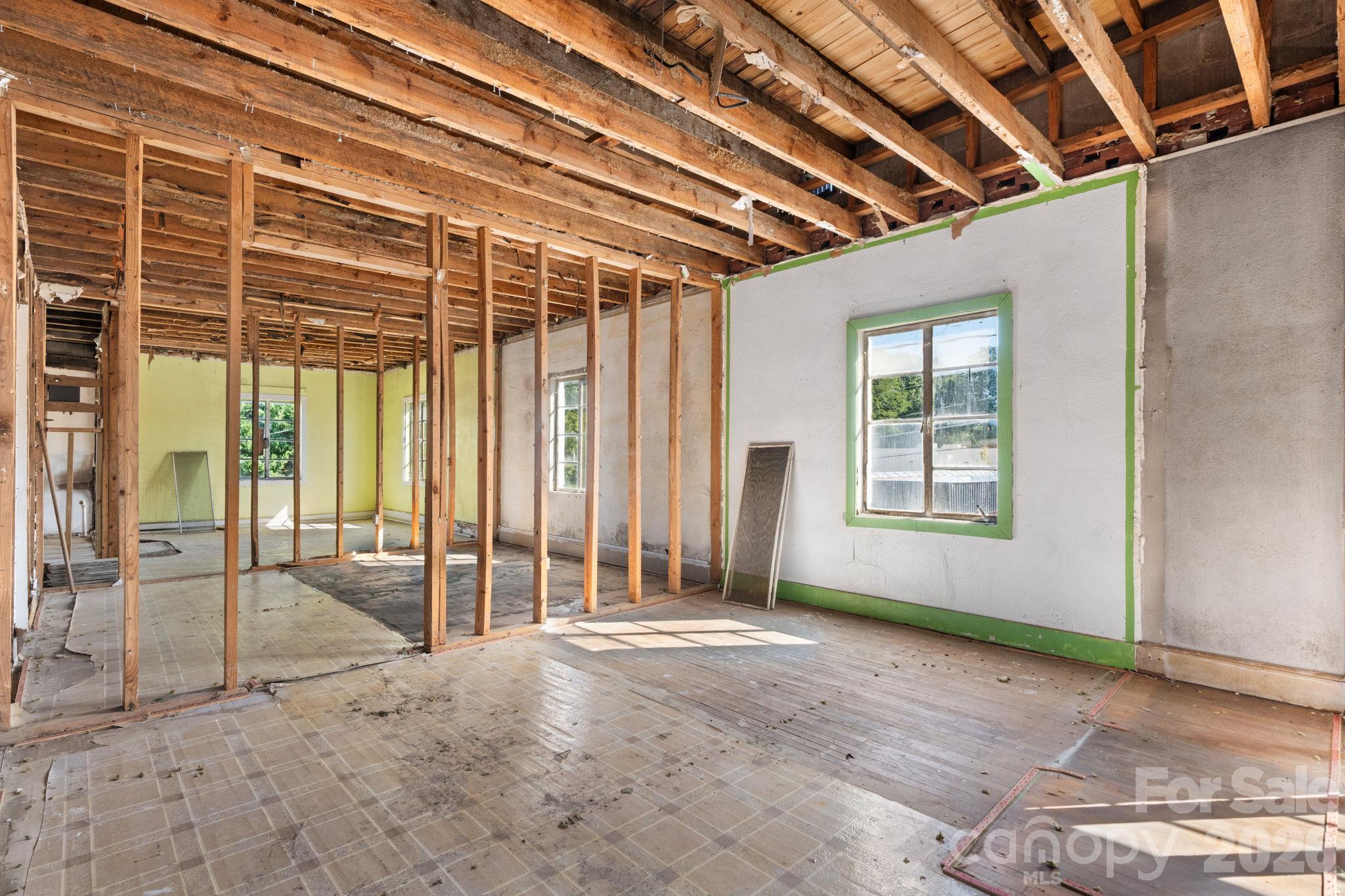 113 E Main Street Property Photo 21