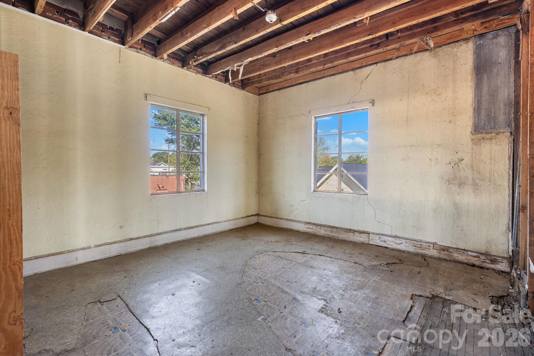 113 E Main Street Property Photo 24