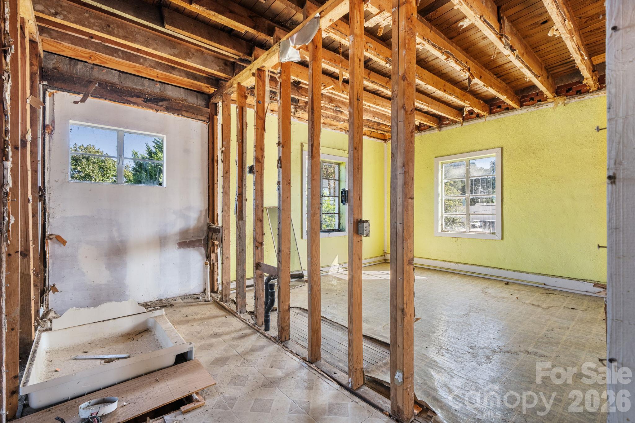 113 E Main Street Property Photo 27