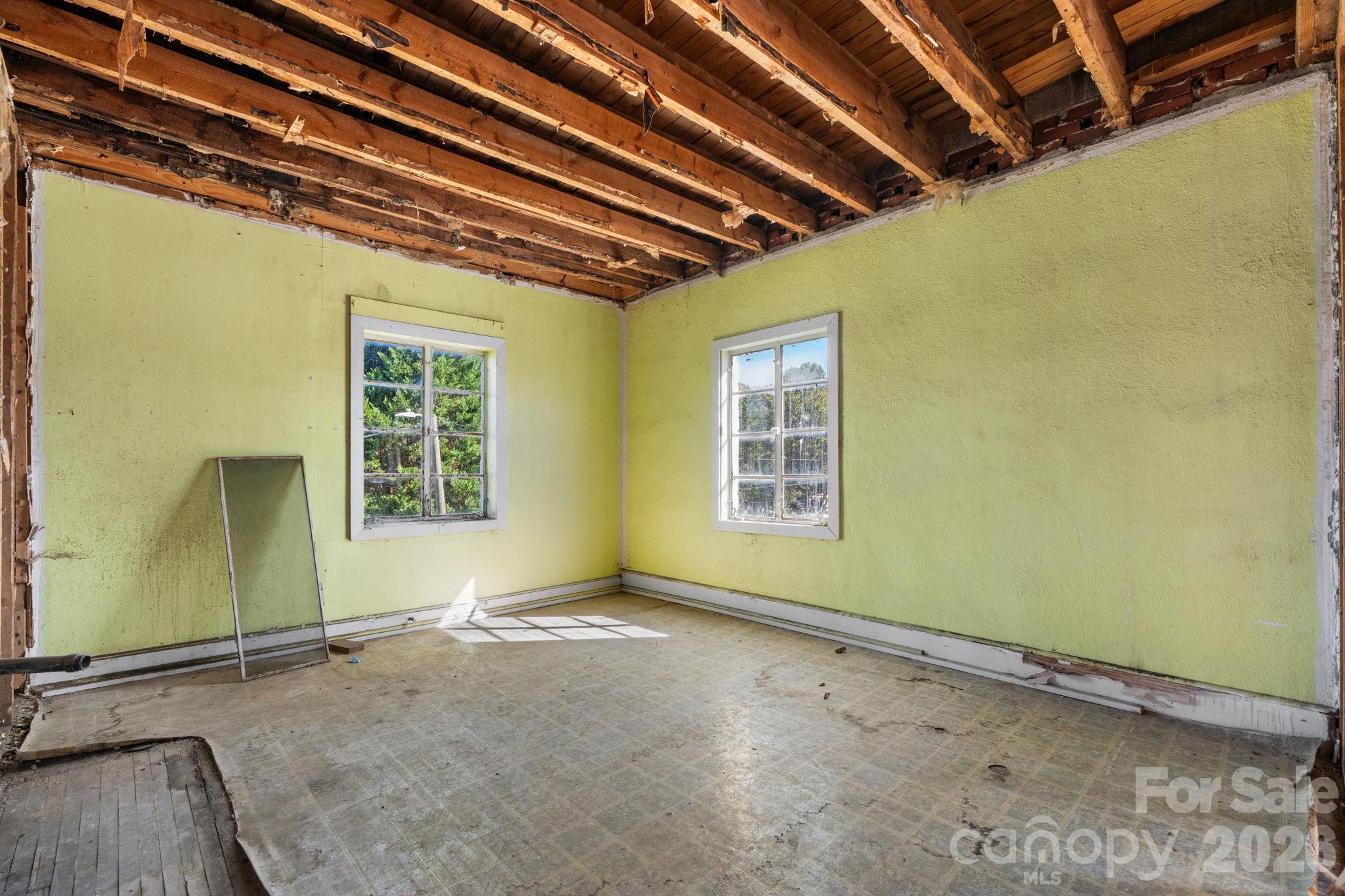 113 E Main Street Property Photo 28