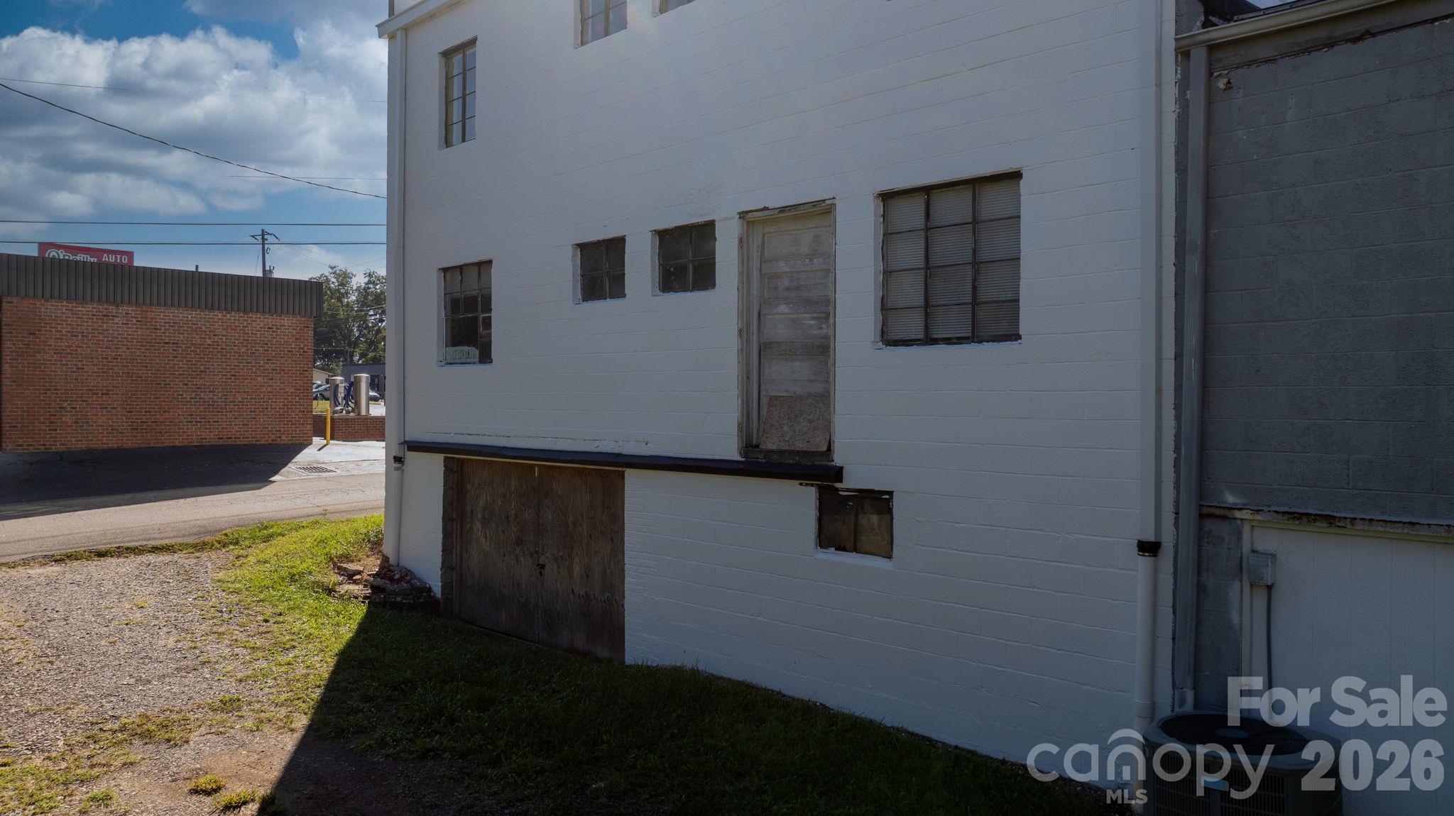 113 E Main Street Property Photo 39