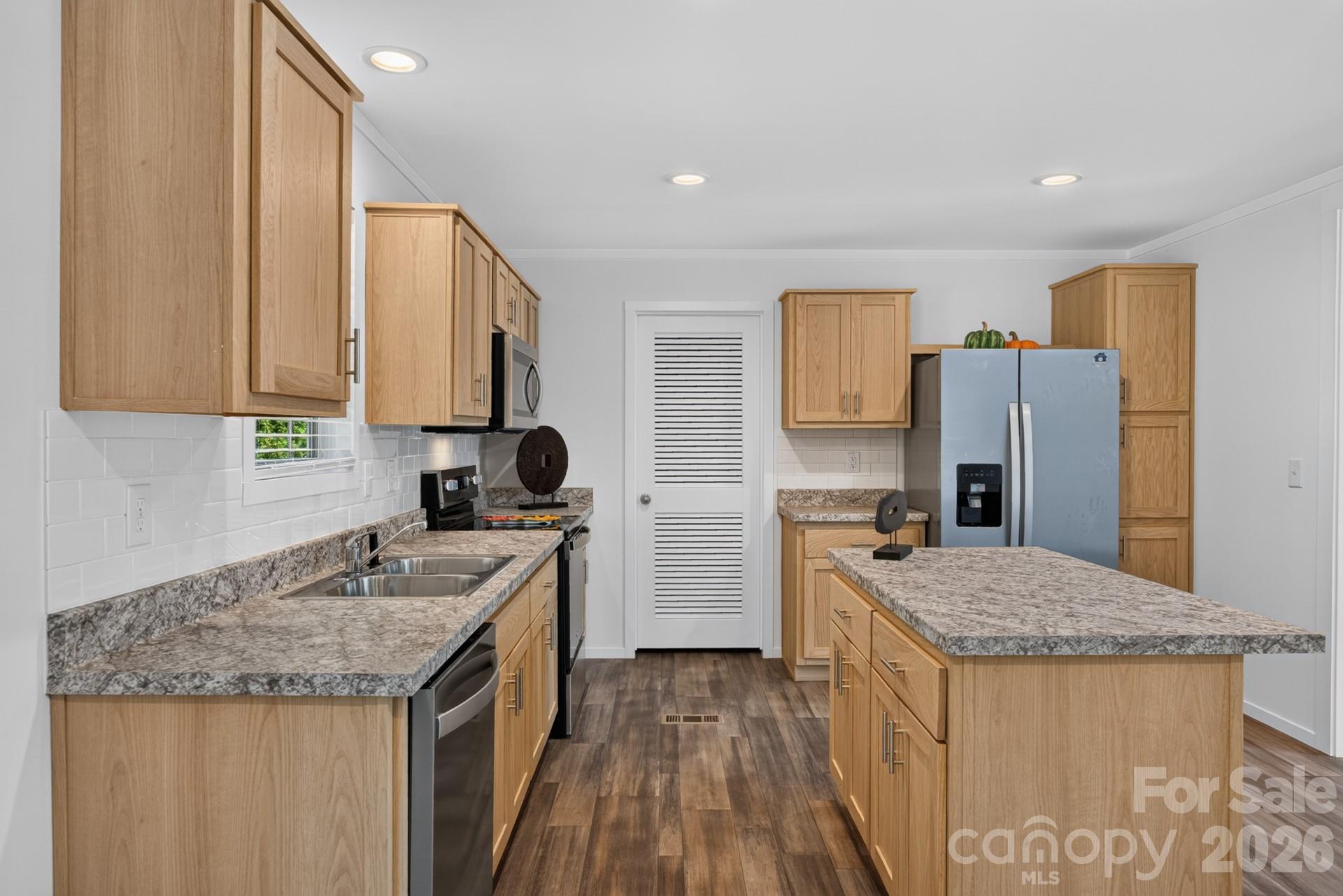 166 Christophers Court Property Photo 12