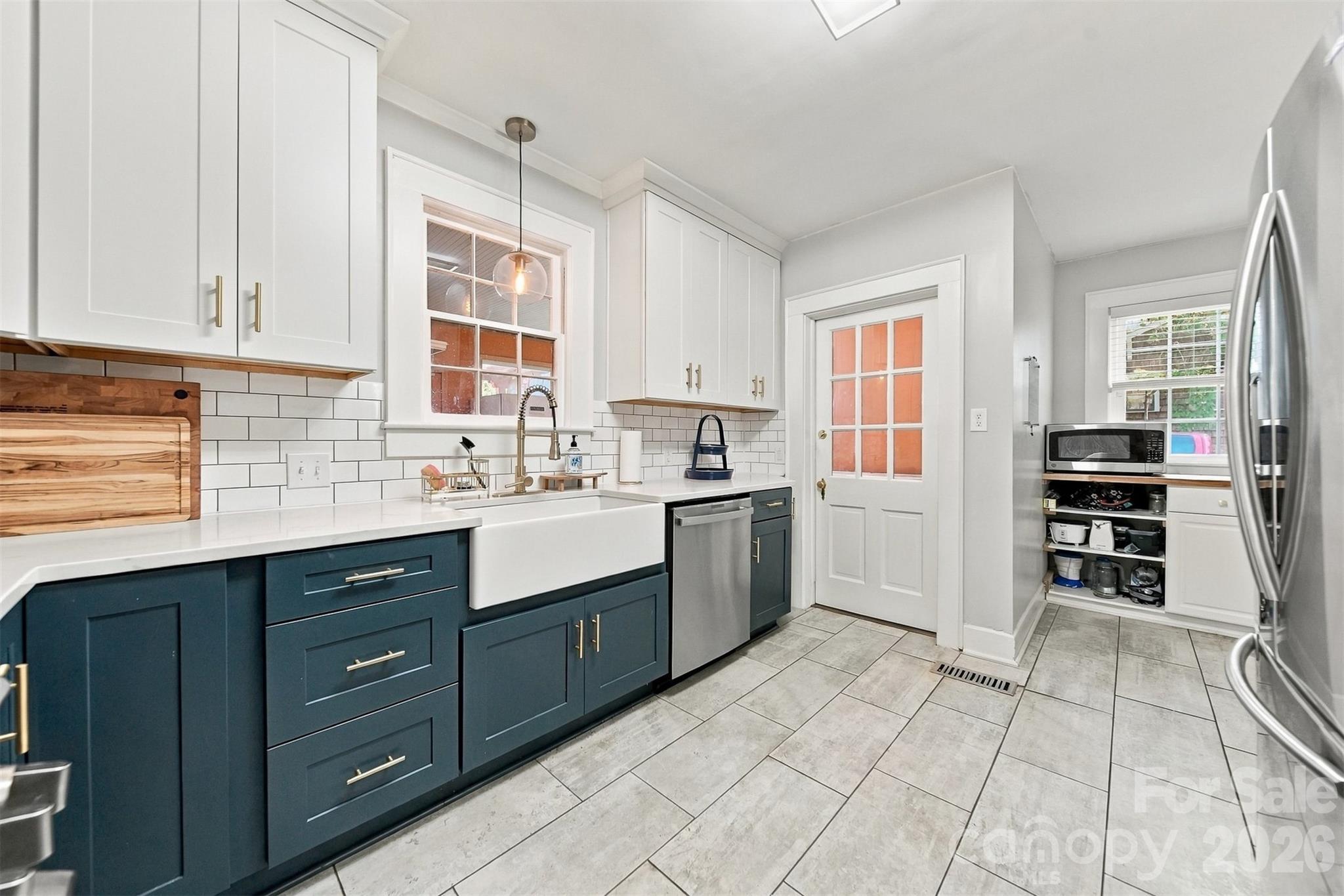 625 E Park Drive Property Photo 12