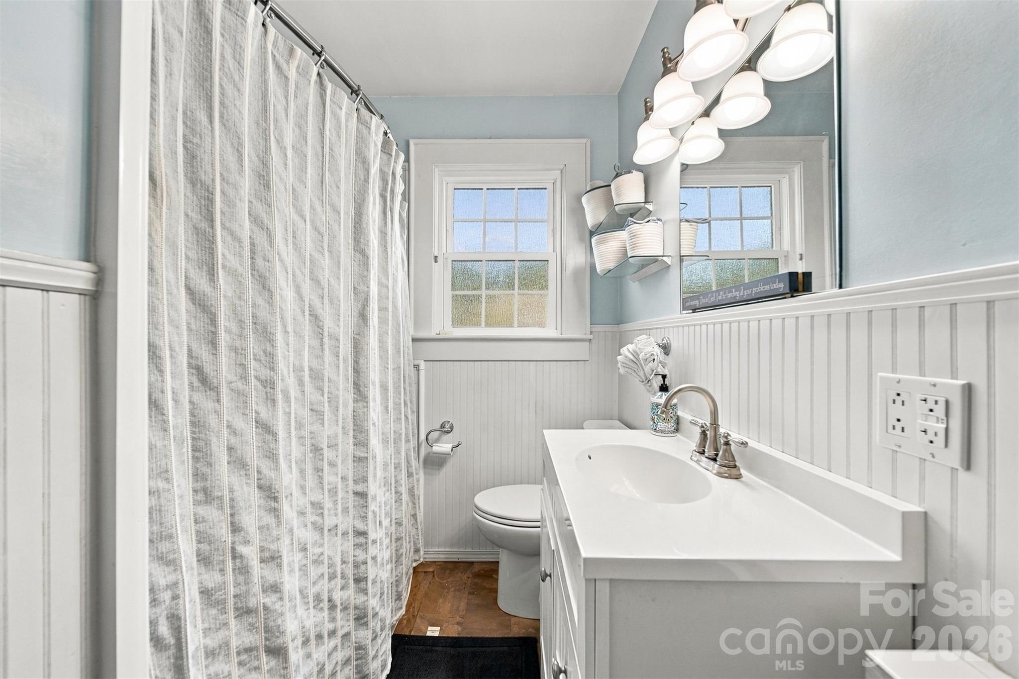 625 E Park Drive Property Photo 16