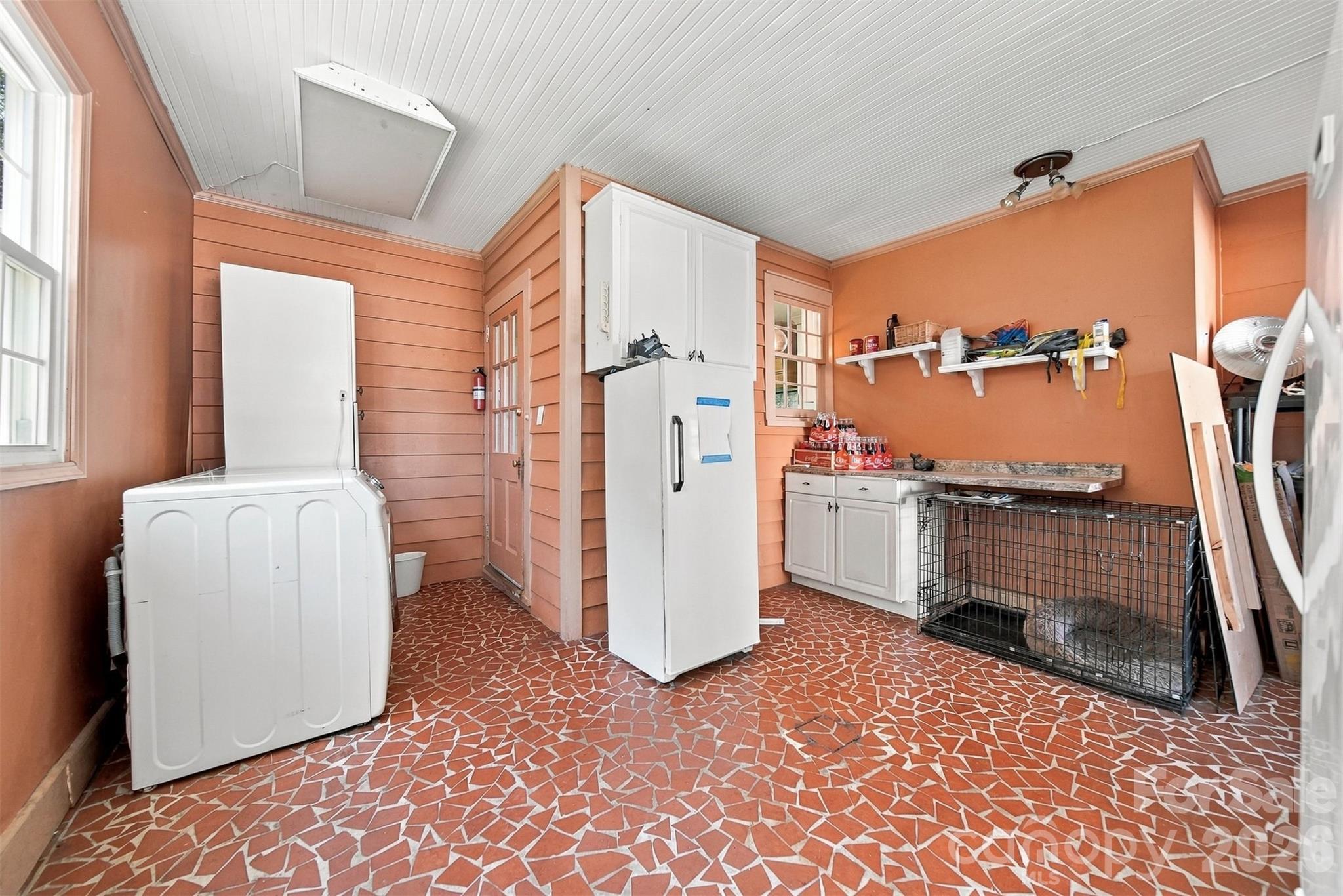 625 E Park Drive Property Photo 24
