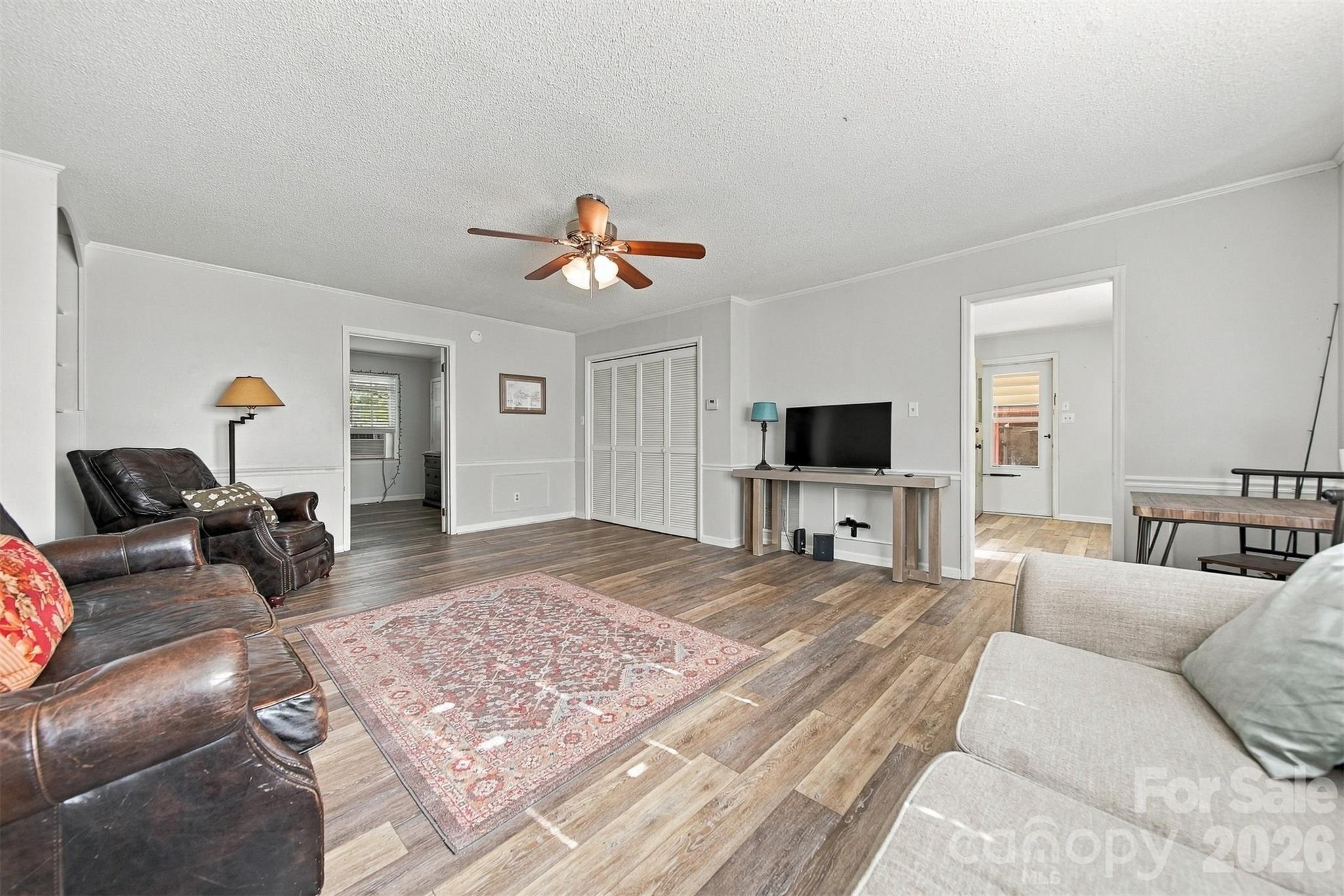 625 E Park Drive Property Photo 25