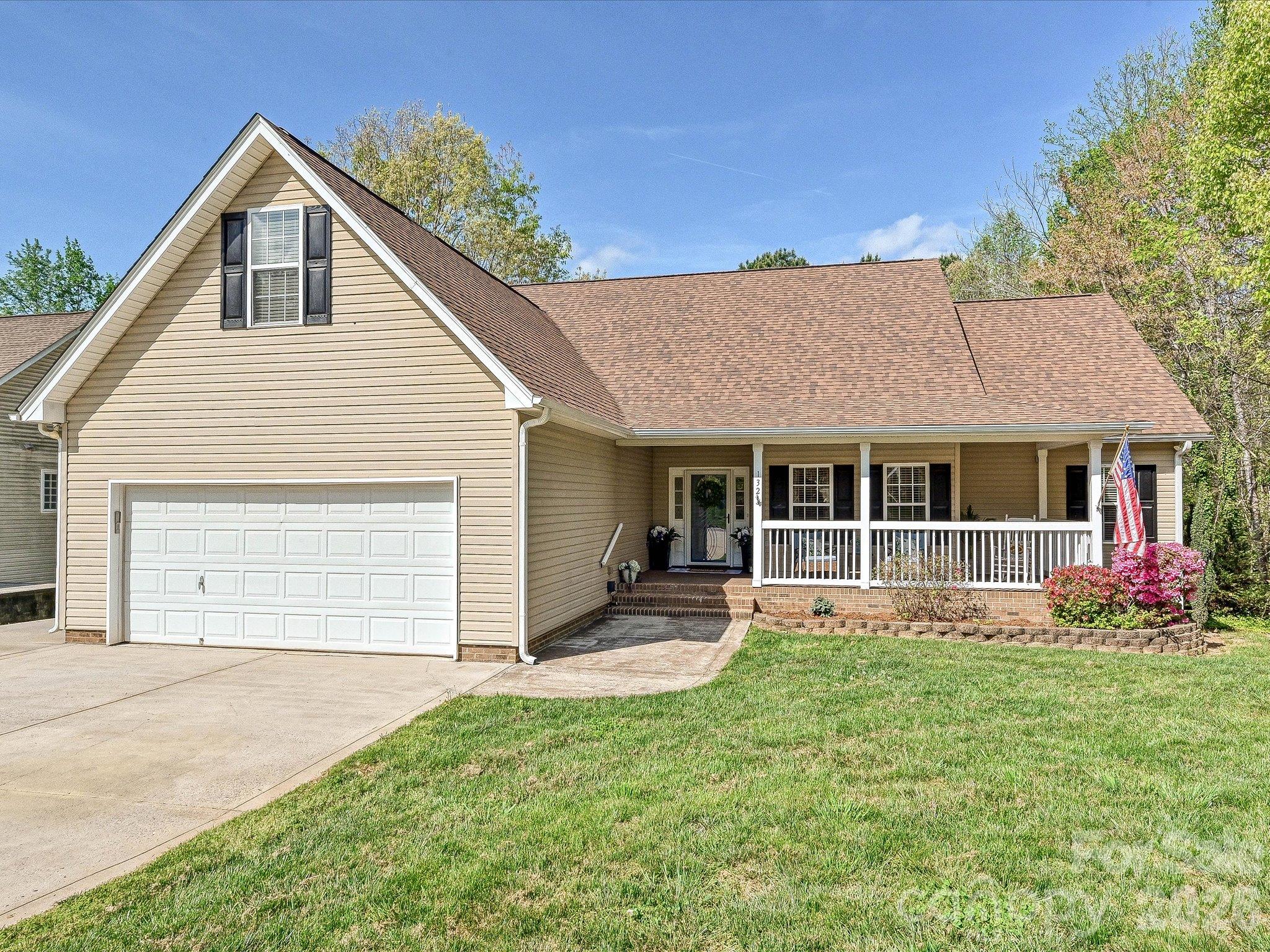 132 Gray Cliff Drive Property Photo 1