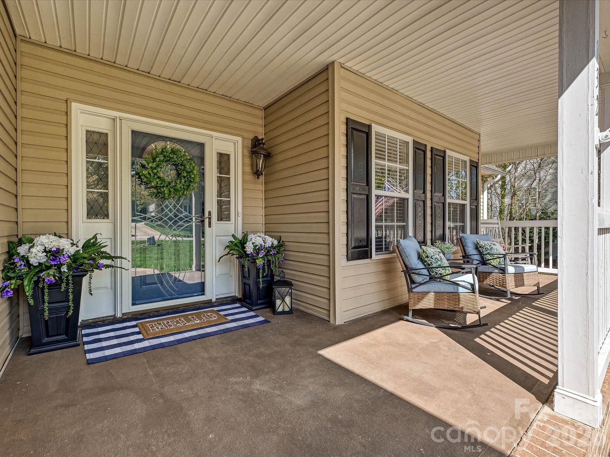 132 Gray Cliff Drive Property Photo 2