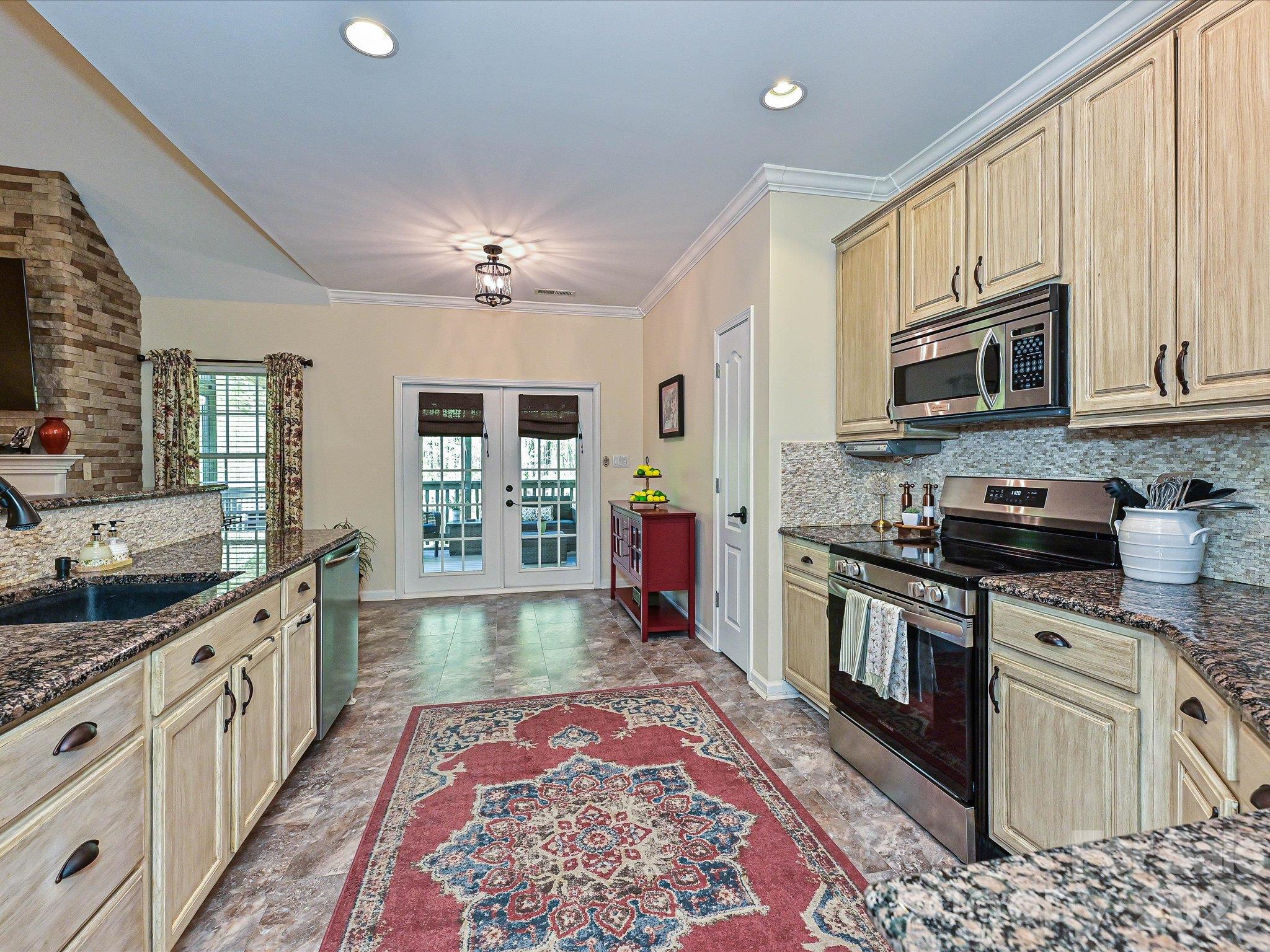 132 Gray Cliff Drive Property Photo 15
