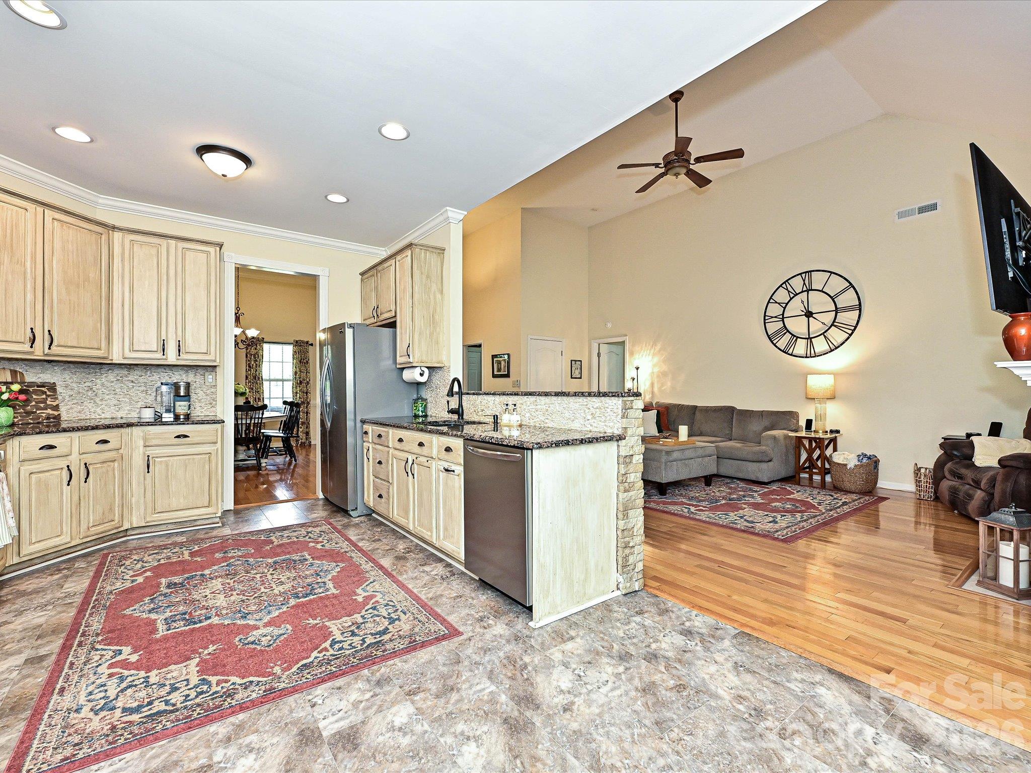 132 Gray Cliff Drive Property Photo 16