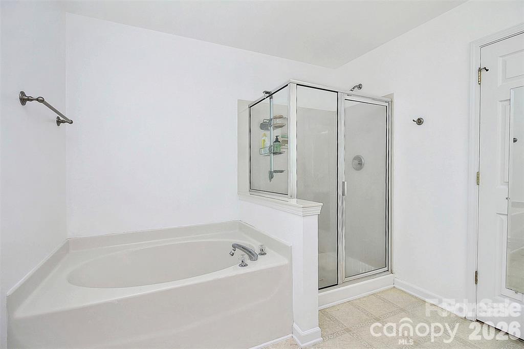 3133 Huntington Ridge Court Property Photo 12