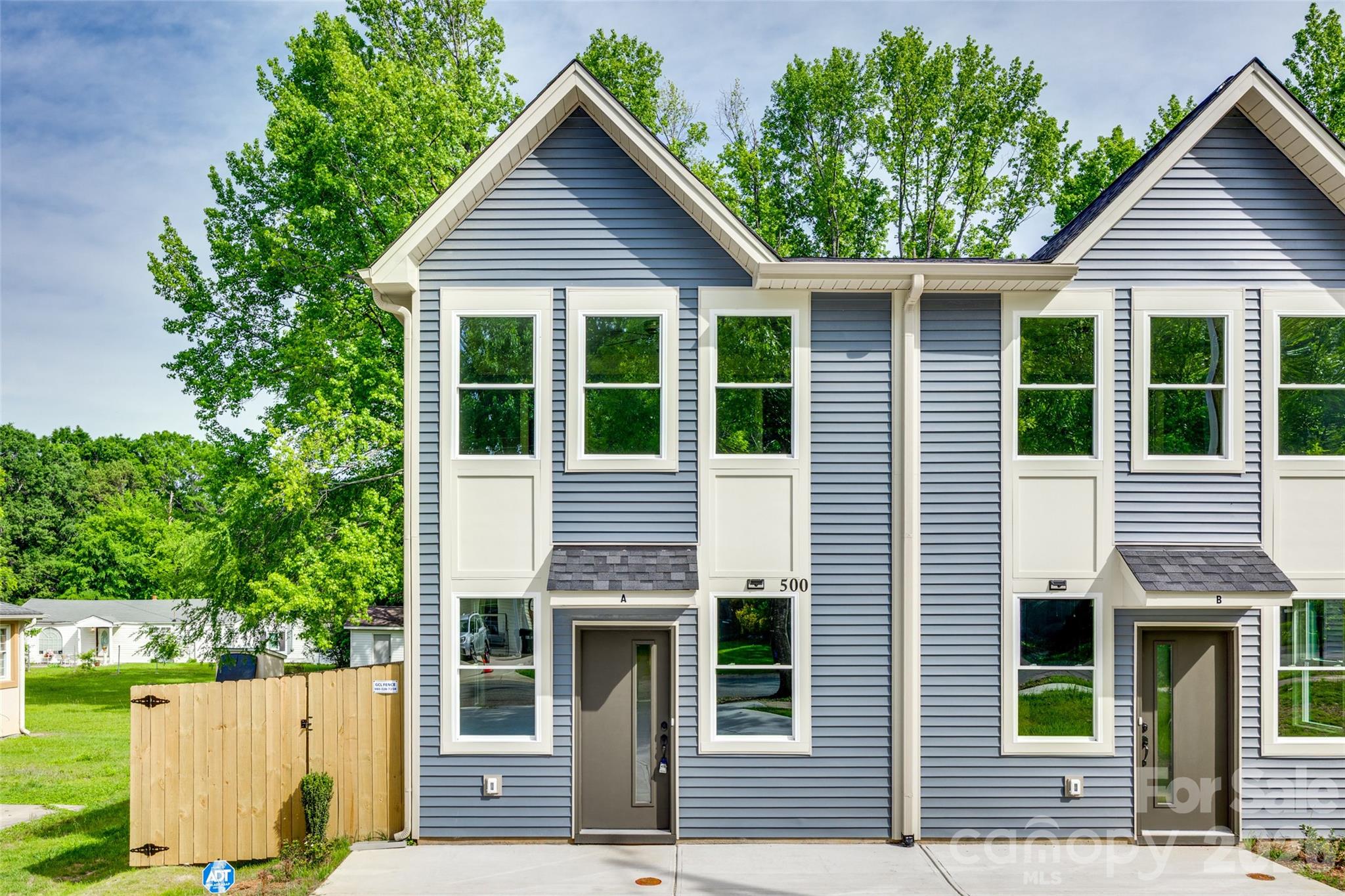 500 Dawn Circle Property Photo 2
