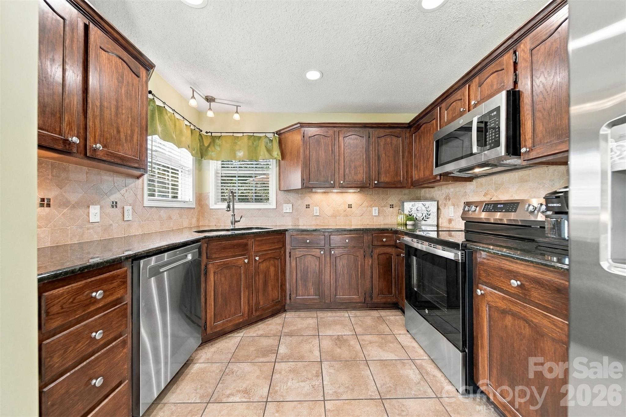 2741 25th Street Property Photo 13