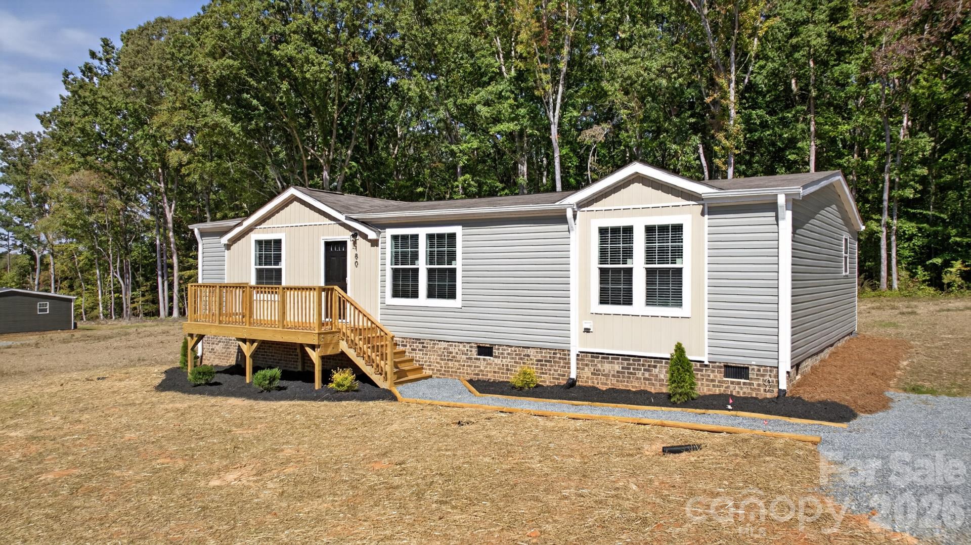 180 Christophers Court Property Photo 3