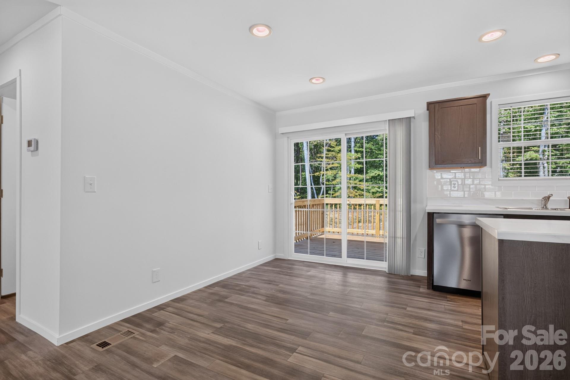 180 Christophers Court Property Photo 16