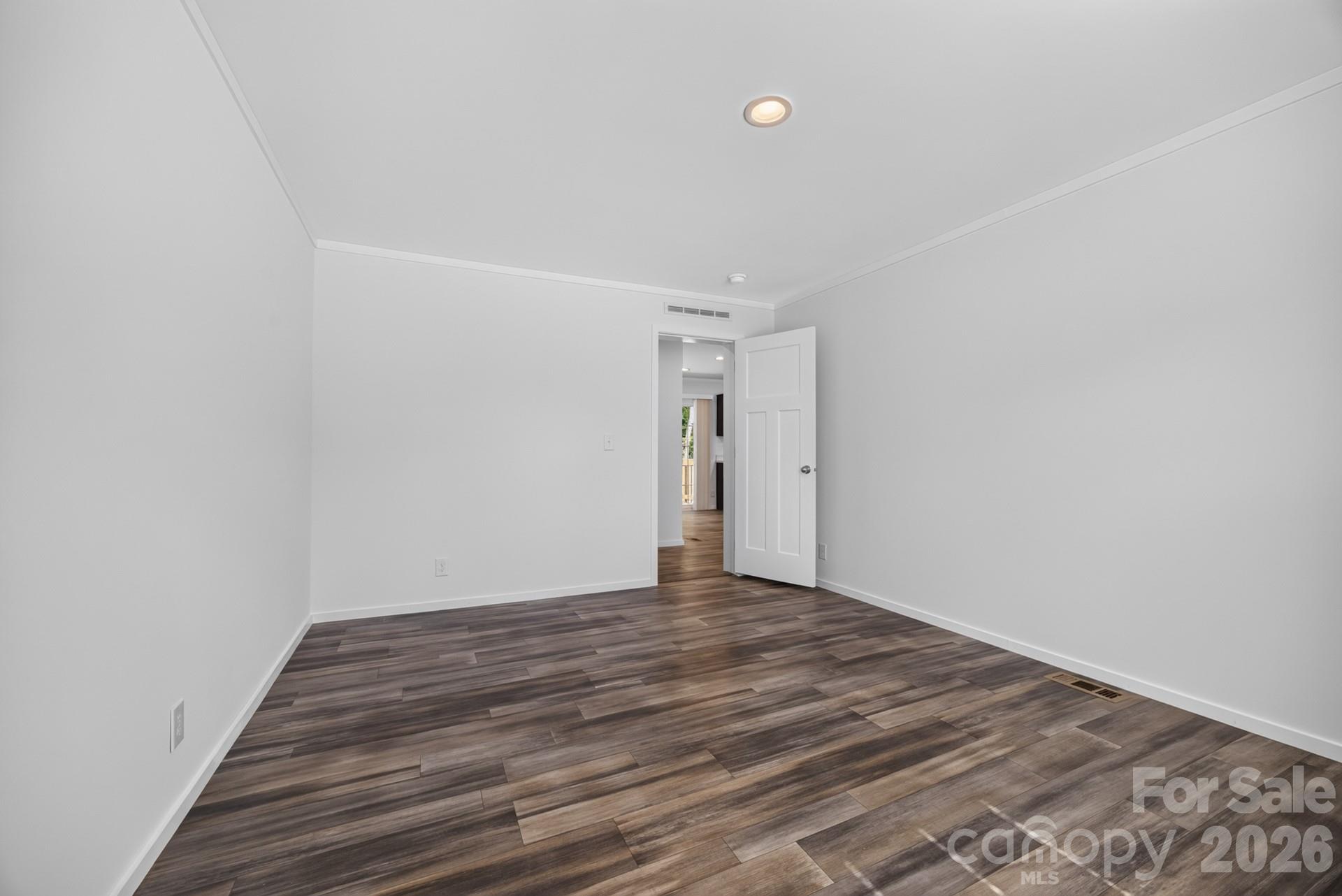 180 Christophers Court Property Photo 27