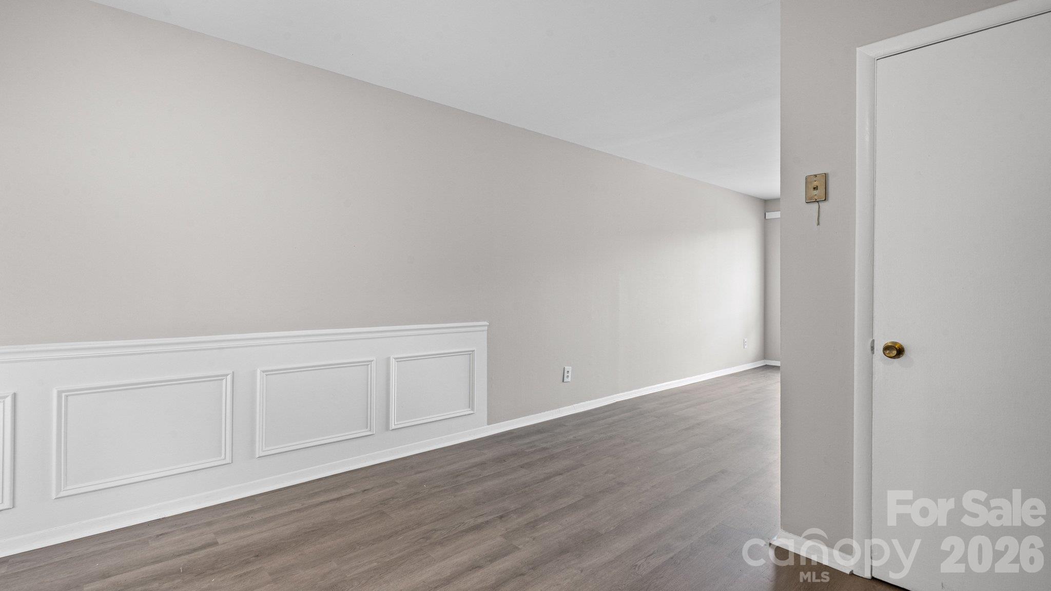 4926 Malibu Drive Property Photo 14
