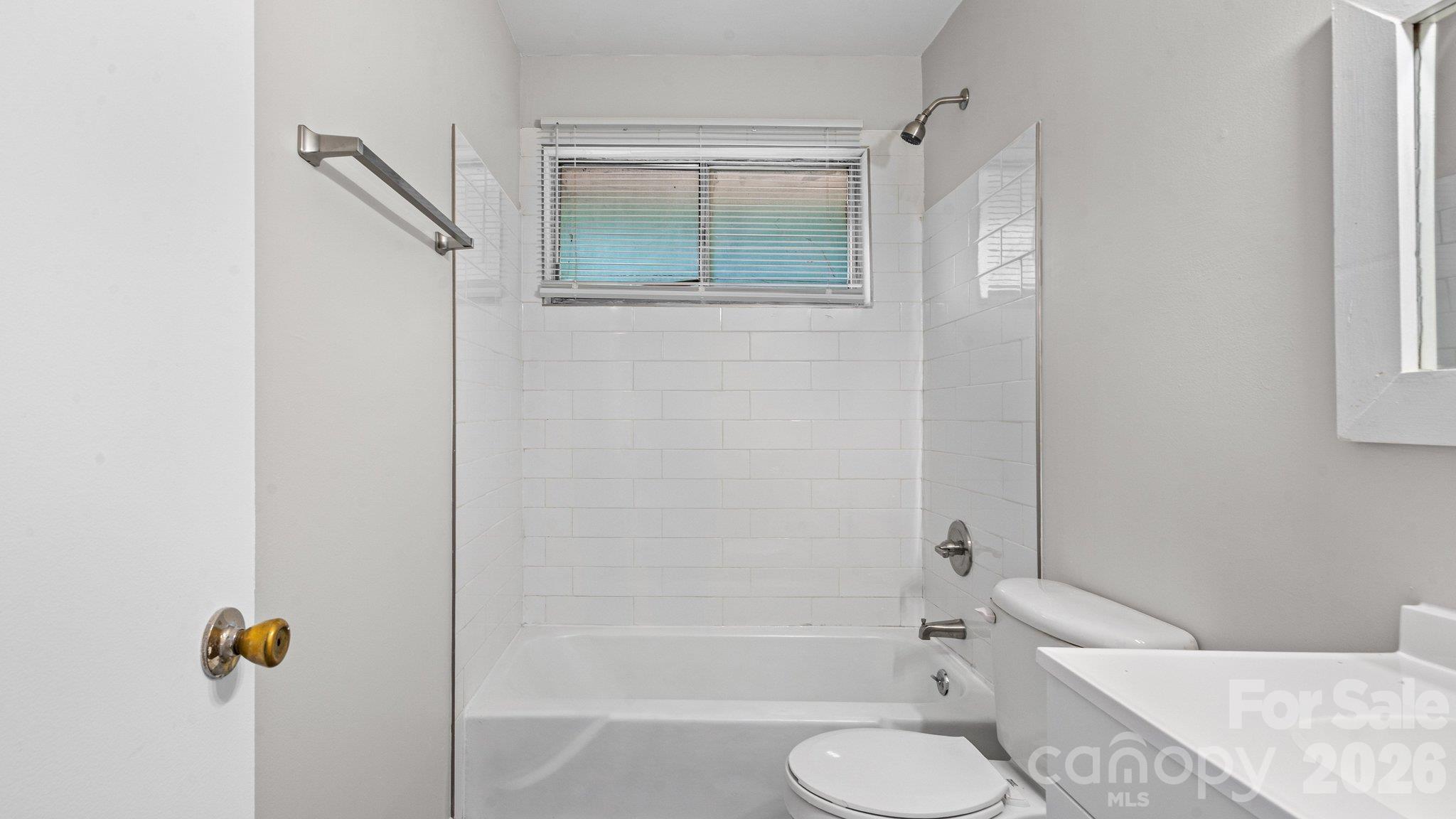 4926 Malibu Drive Property Photo 23