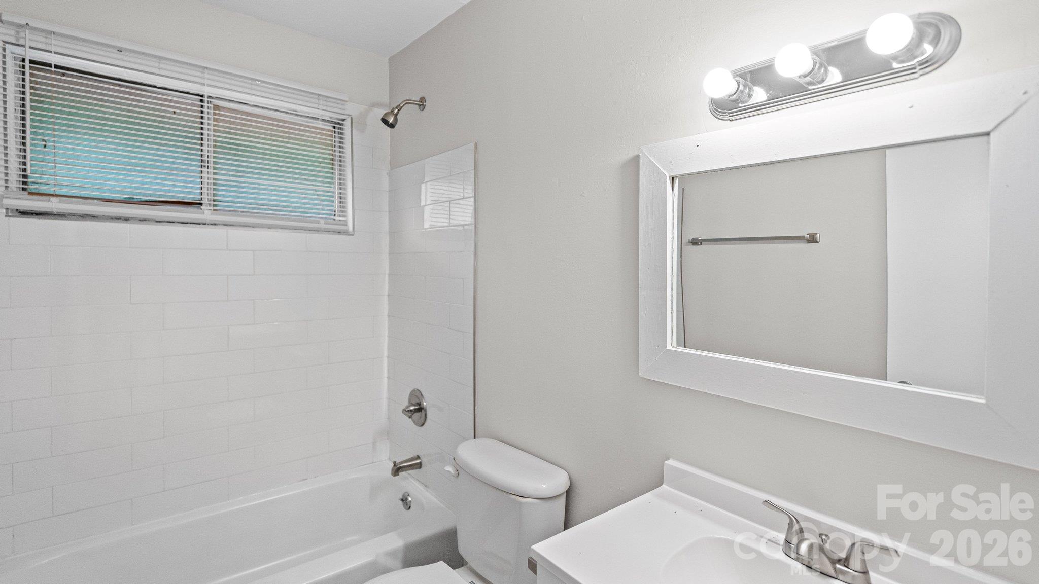 4926 Malibu Drive Property Photo 24