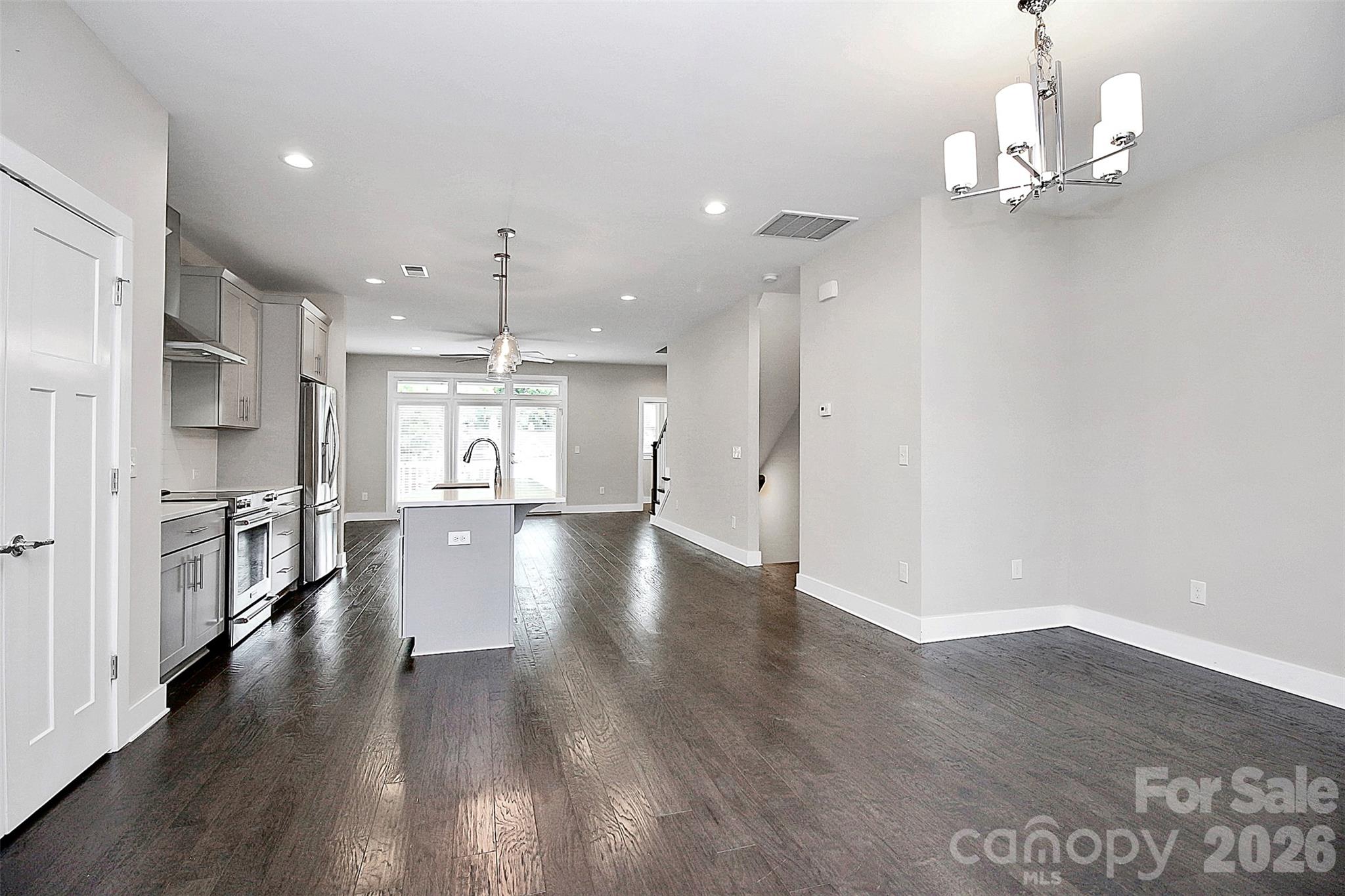 1420 W 4th Street Property Photo 15