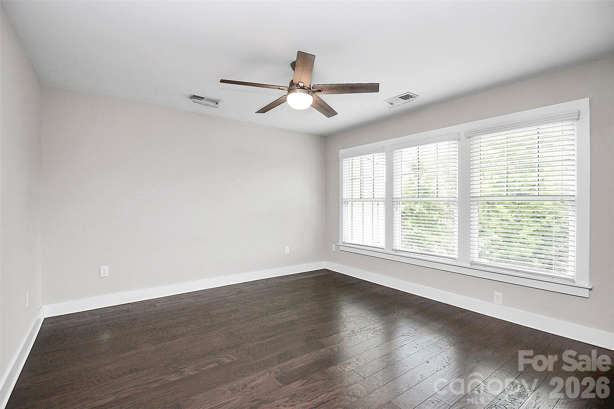 1420 W 4th Street Property Photo 17