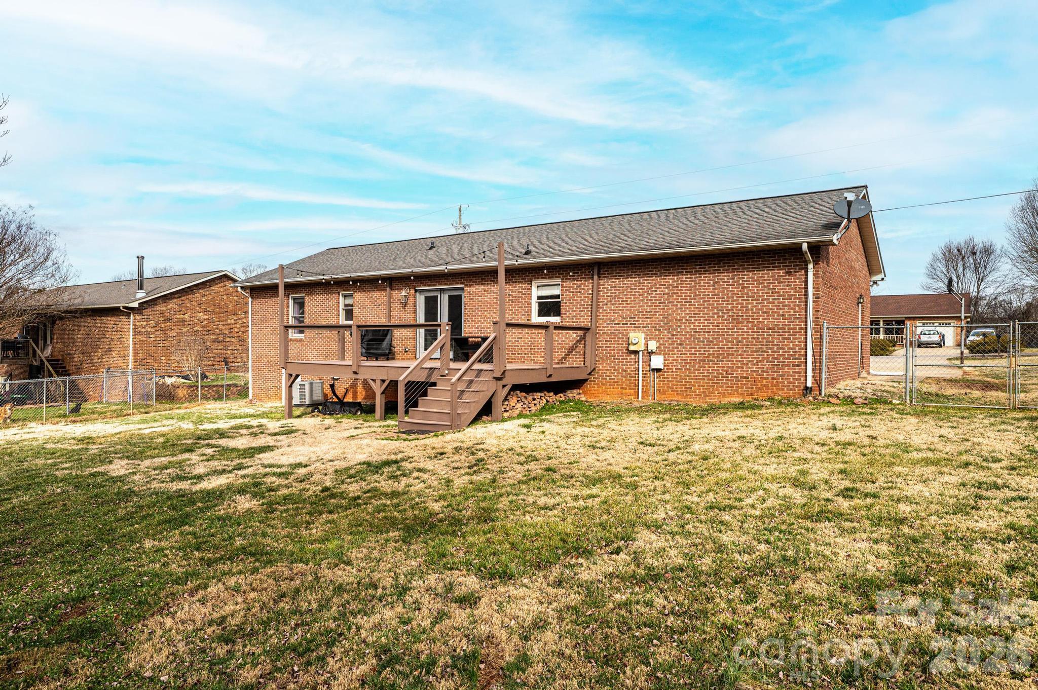 2487 Ashford Drive Property Photo 2