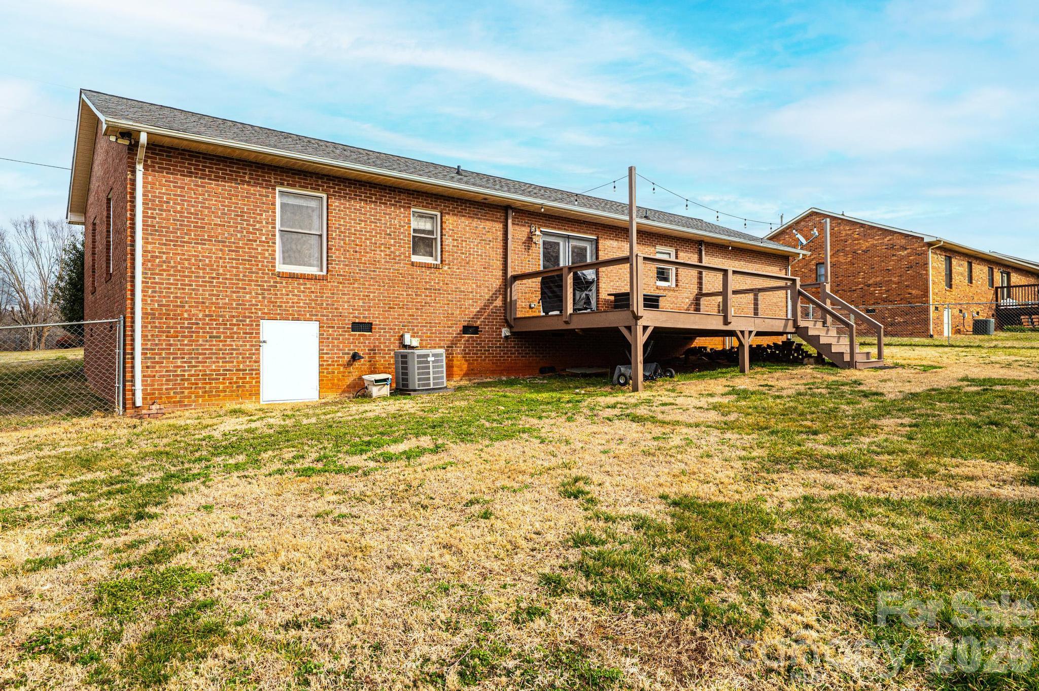 2487 Ashford Drive Property Photo 3