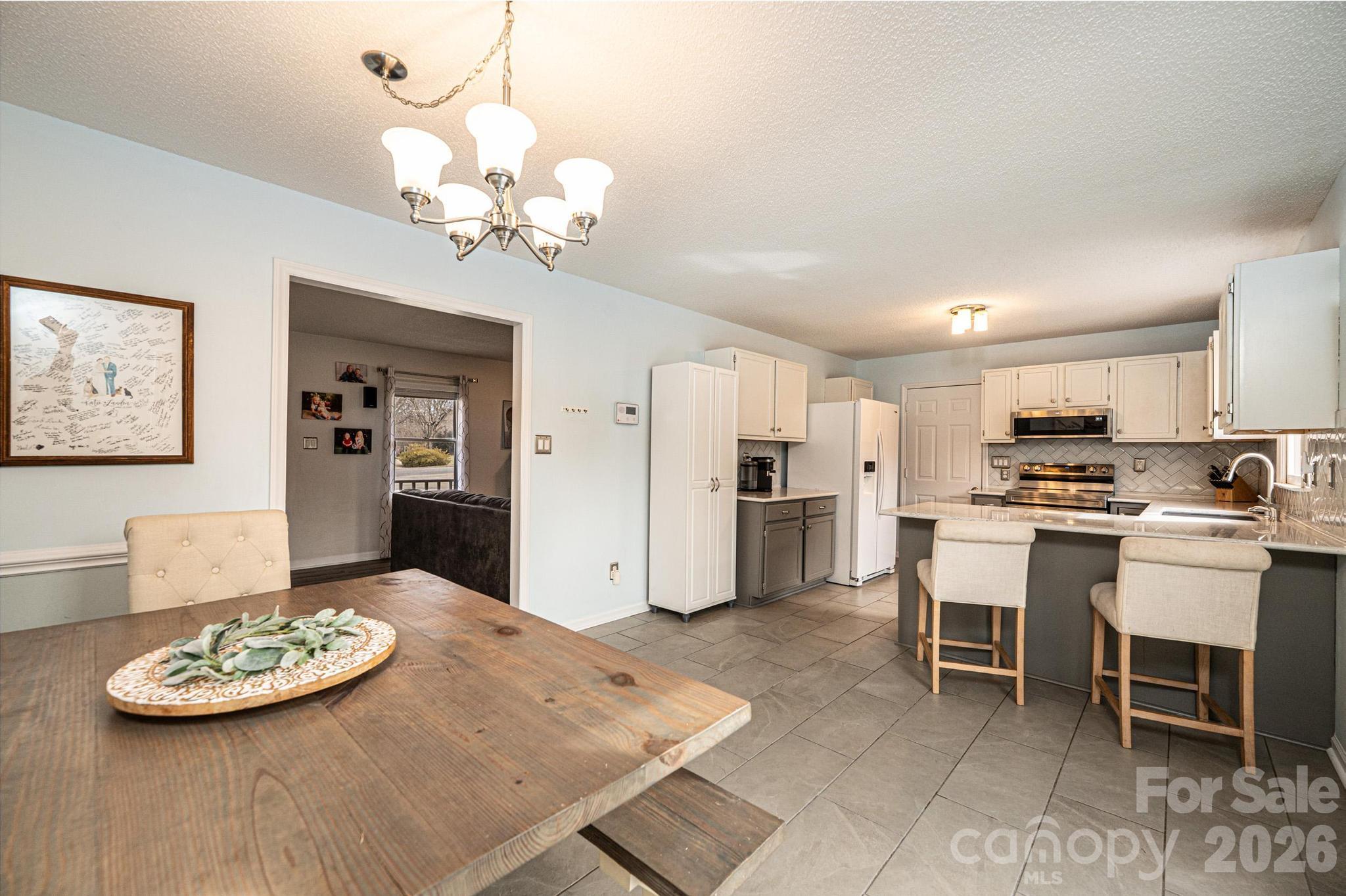 2487 Ashford Drive Property Photo 11