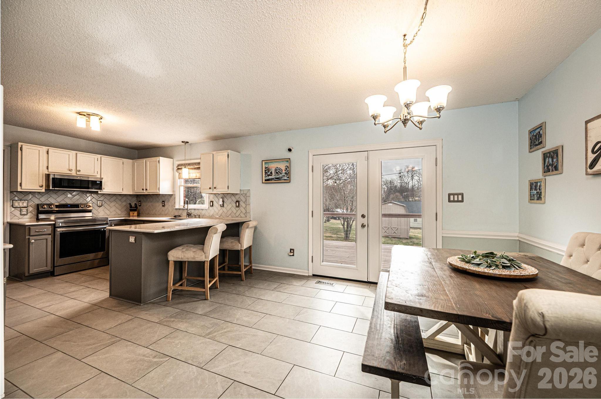 2487 Ashford Drive Property Photo 12