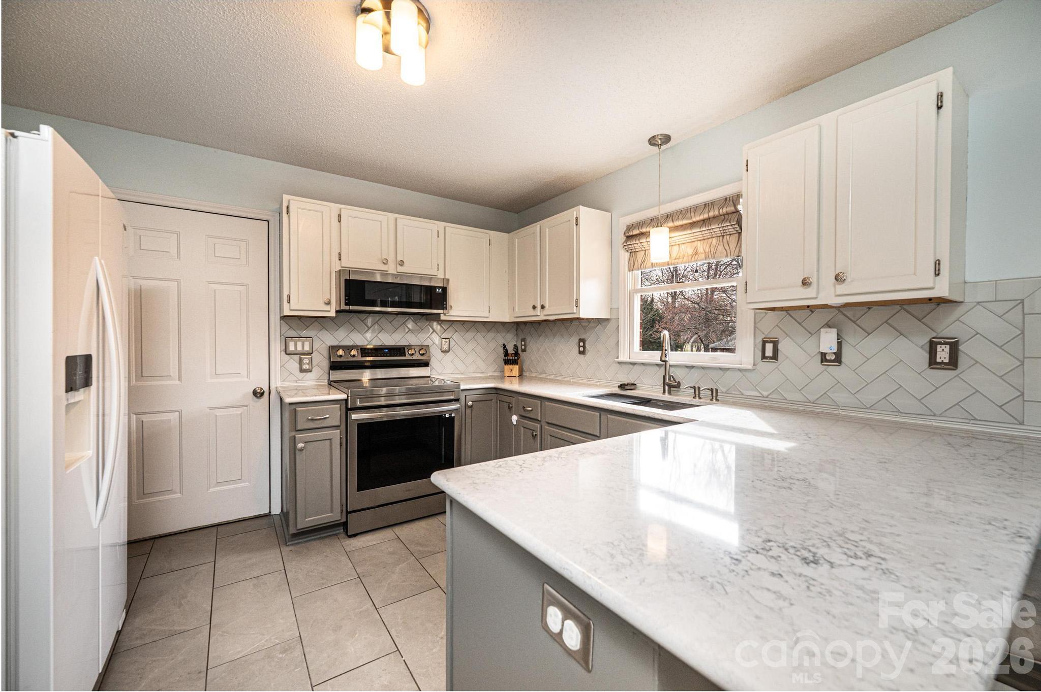 2487 Ashford Drive Property Photo 16