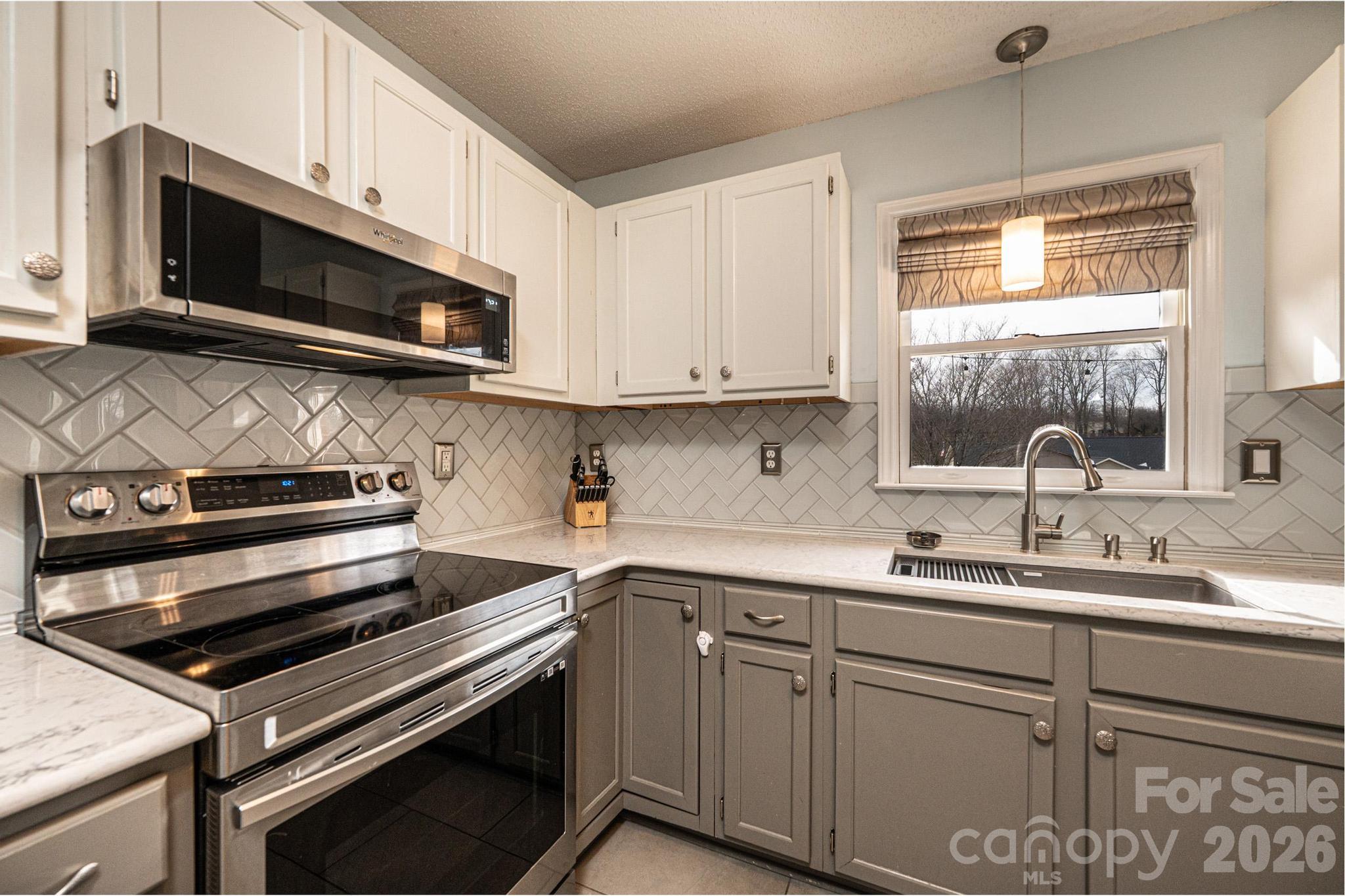 2487 Ashford Drive Property Photo 17