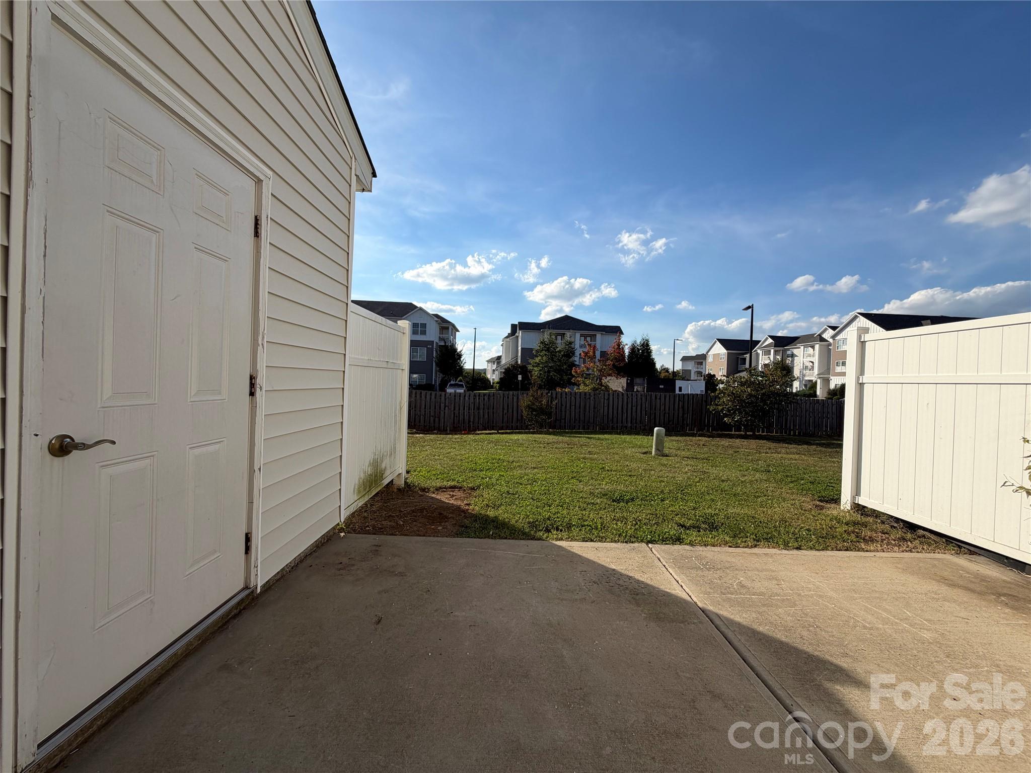 375 Halton Crossing Drive Property Photo 10
