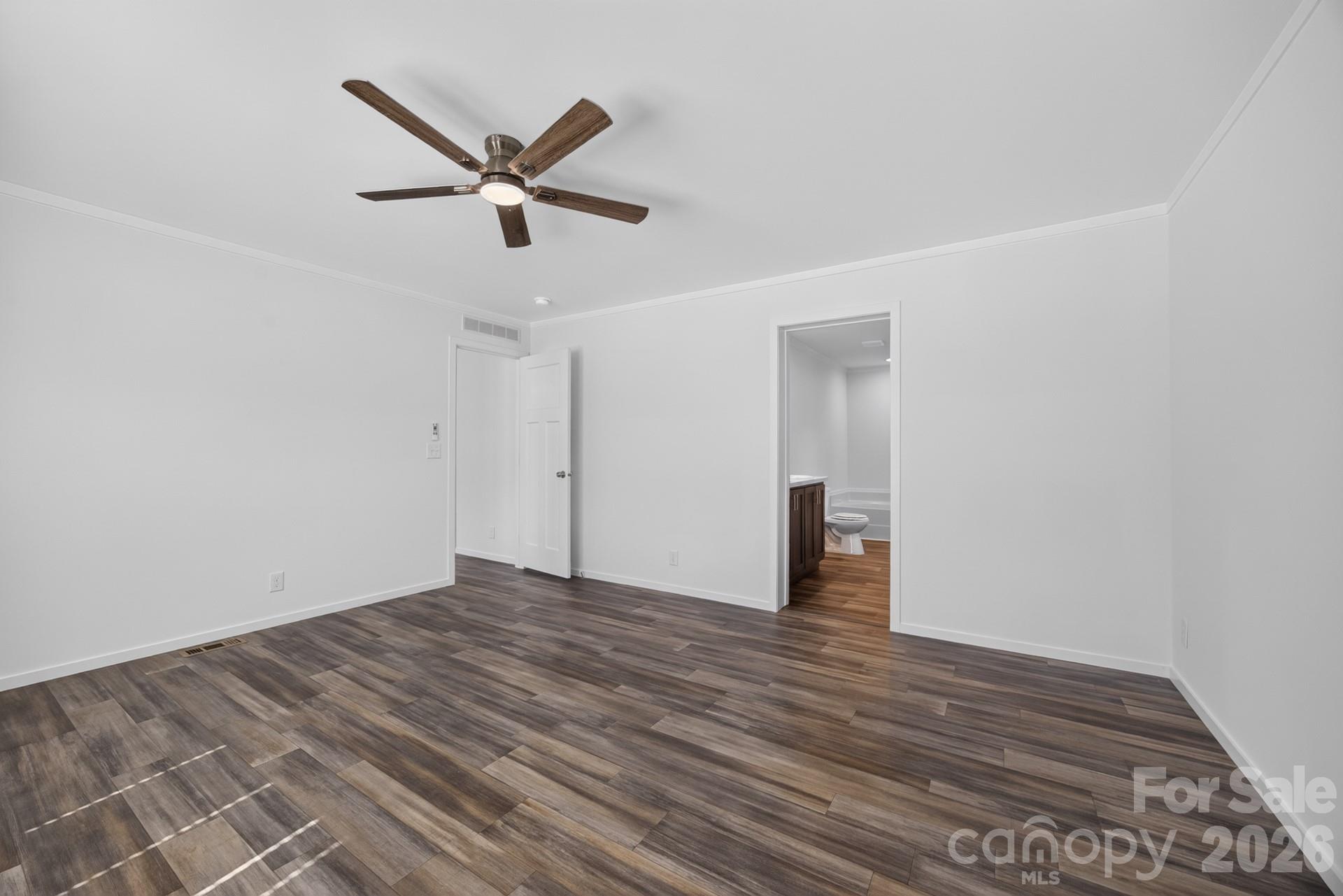 202 Christophers Court Property Photo 25