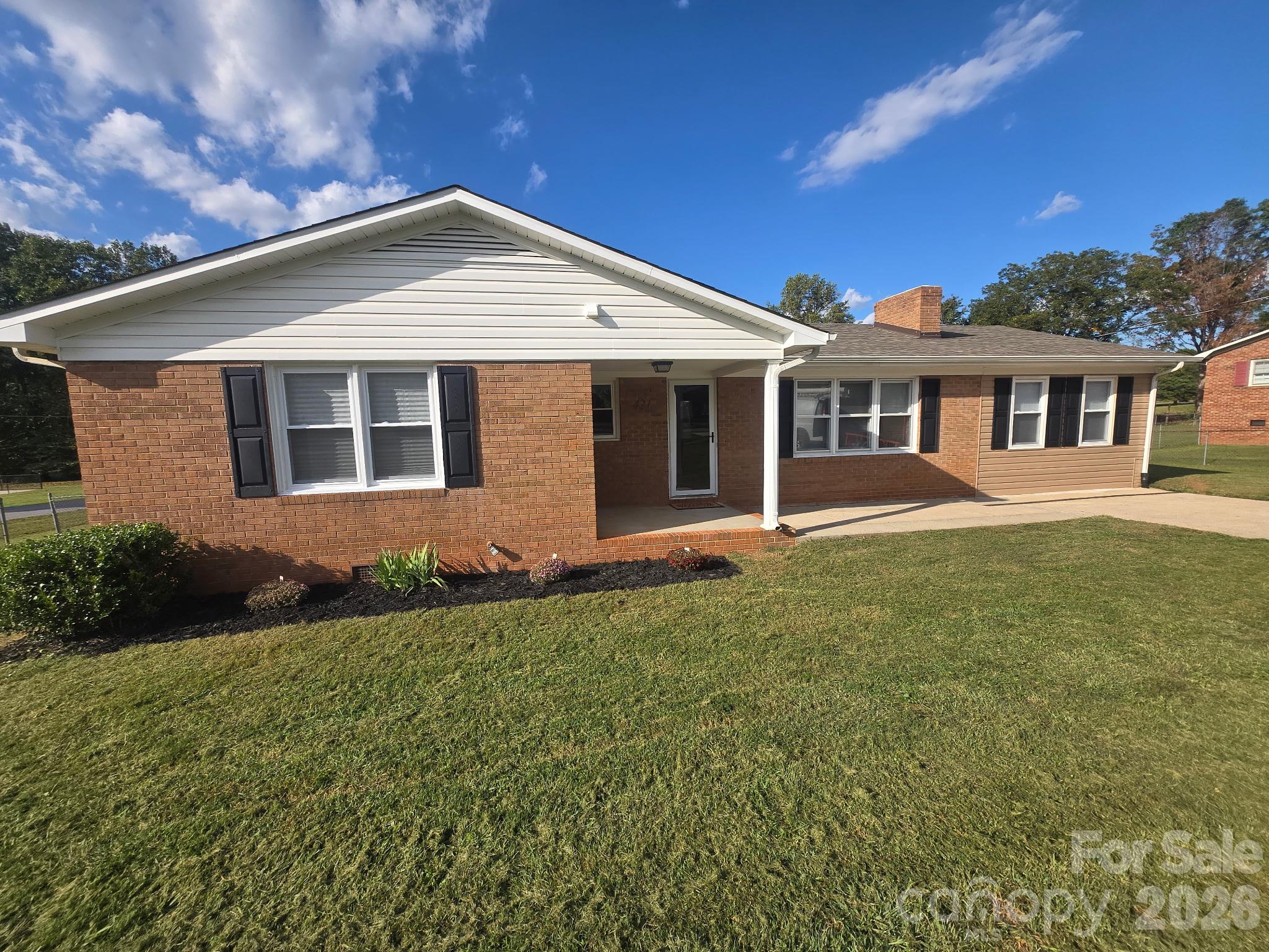 421 Nixon Road Property Photo 1