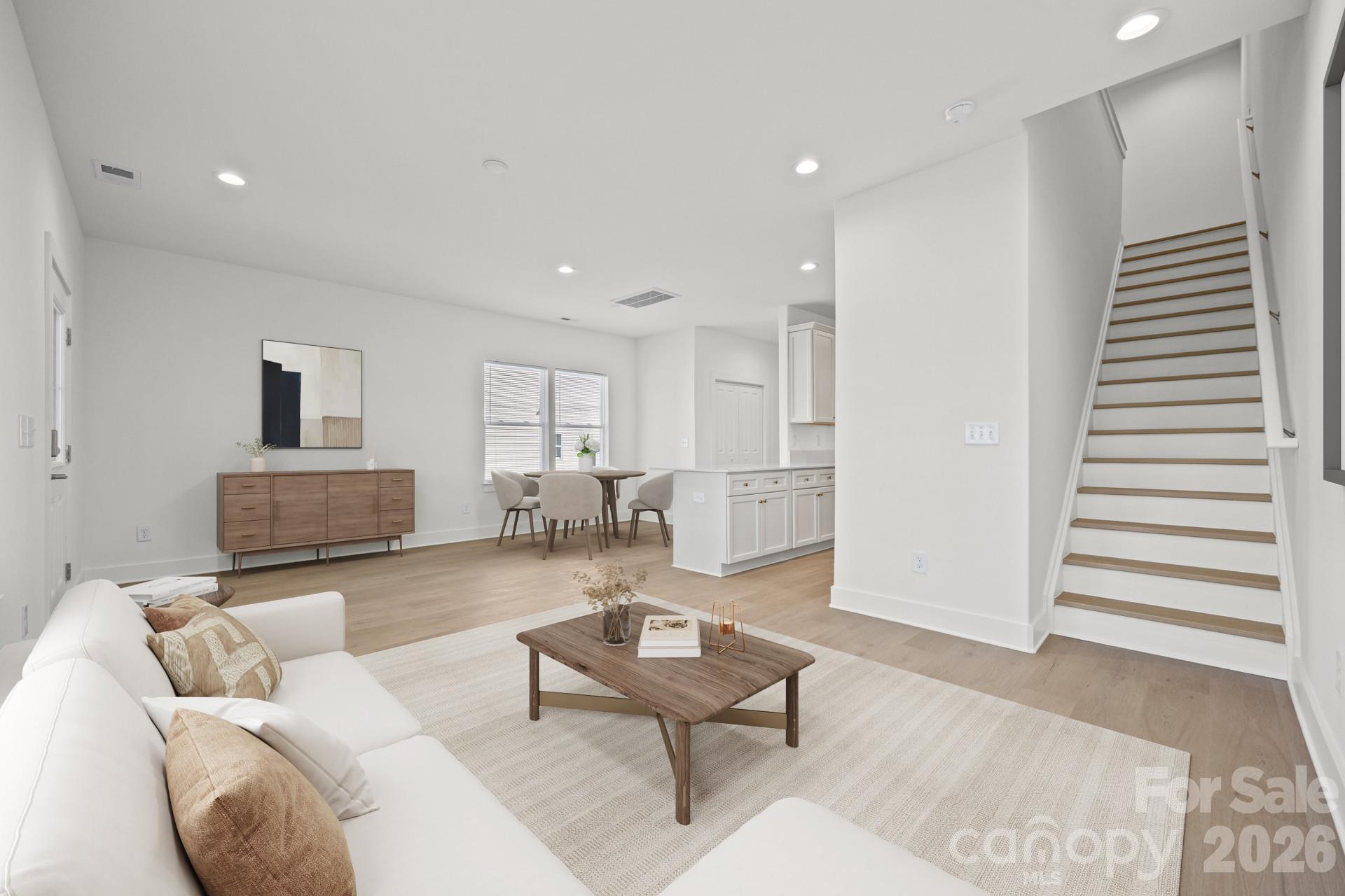630 Modena Street Property Photo 4