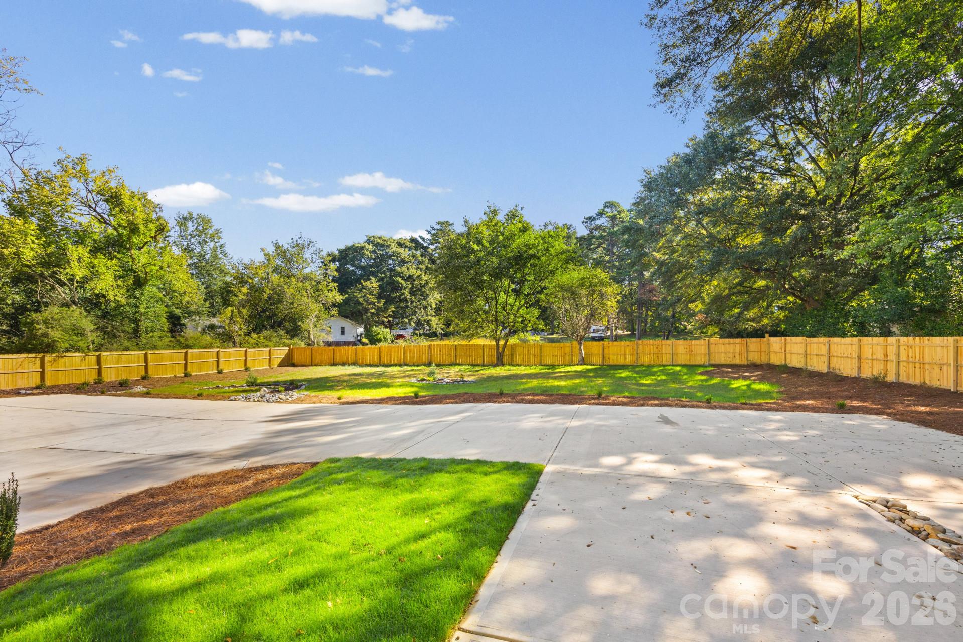 630 Modena Street Property Photo 7