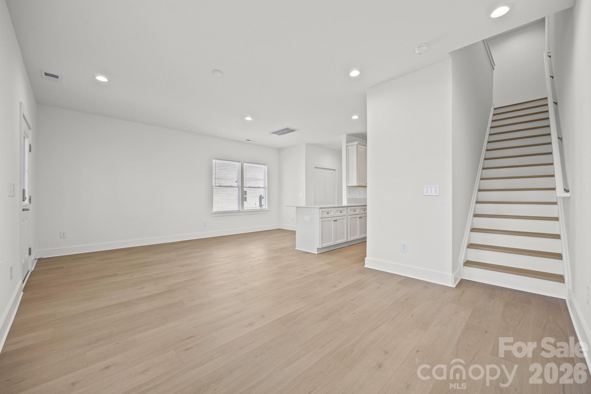 630 Modena Street Property Photo 15