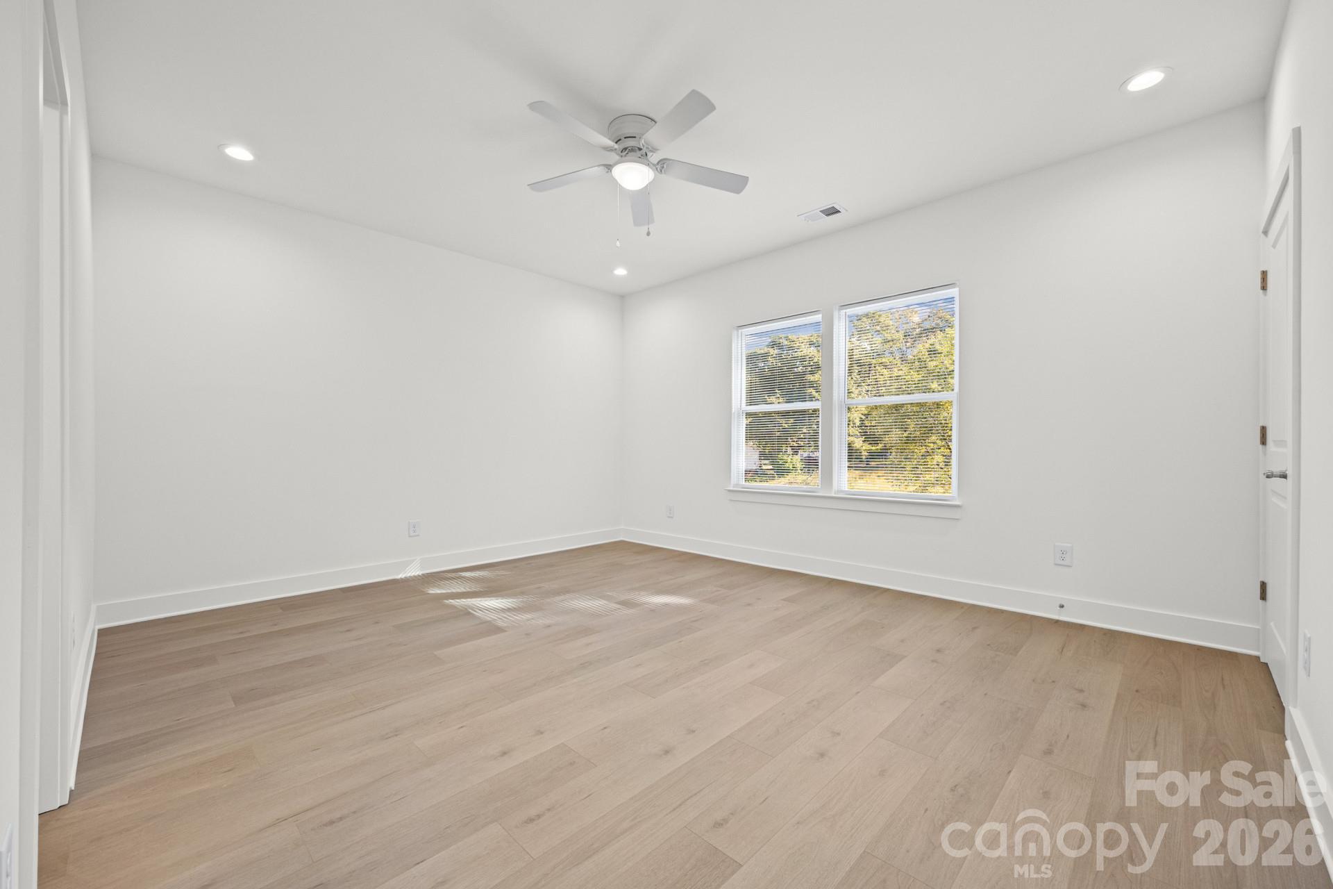 630 Modena Street Property Photo 21